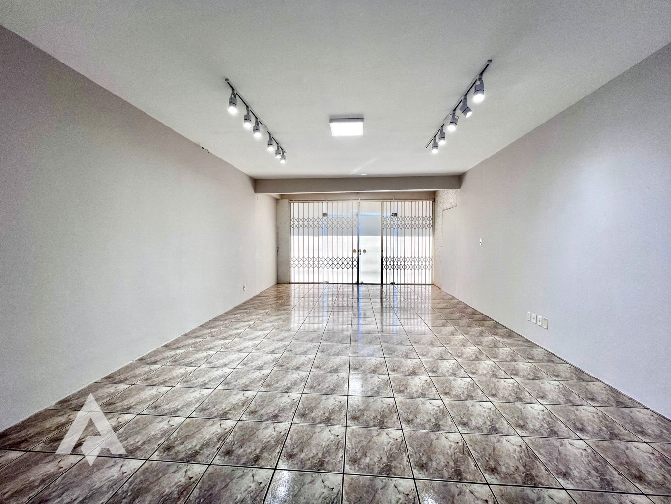 Sala Comercial com 130m para locação por R$ 2.900,00 - Bairro da Velha - Blumenau/SC — foto 4