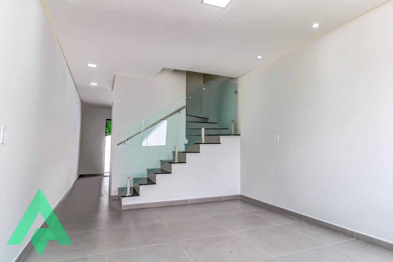 Sobrado com 2 suítes para locação, por R$ 2.750,00 - Bairro Itoupava Central - Blumenau/SC — foto 2