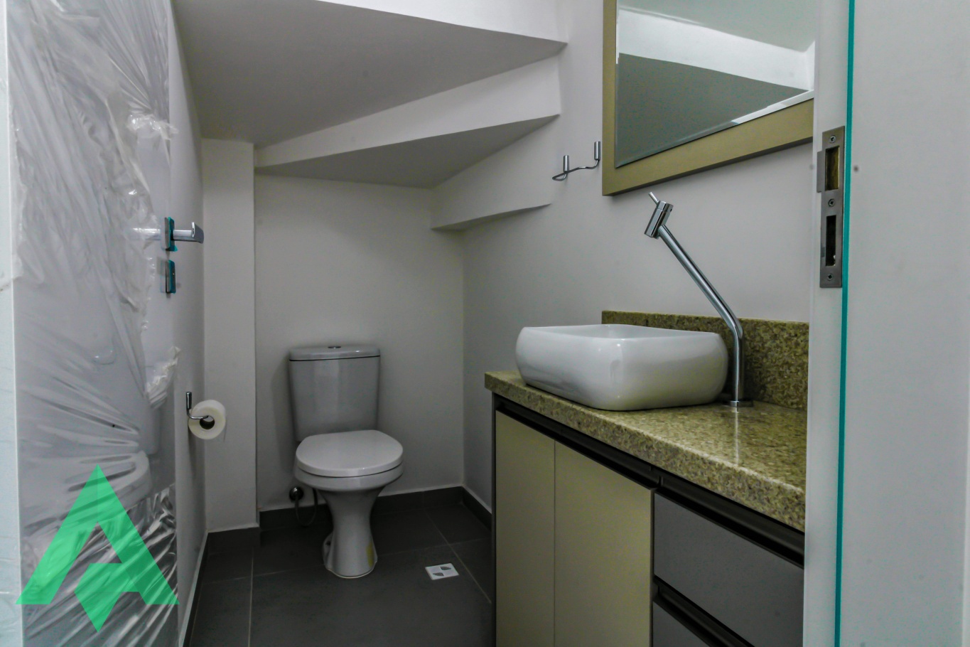 Sobrado com 2 suítes para locação, por R$ 2.750,00 - Bairro Itoupava Central - Blumenau/SC — foto 4