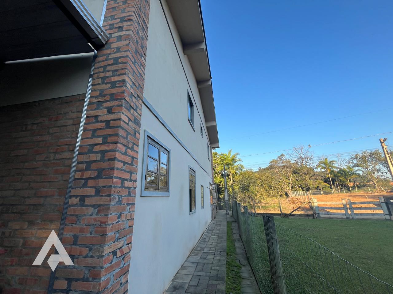 Casa com dois dormitórios para locação no bairro Fidélis! - foto 1
