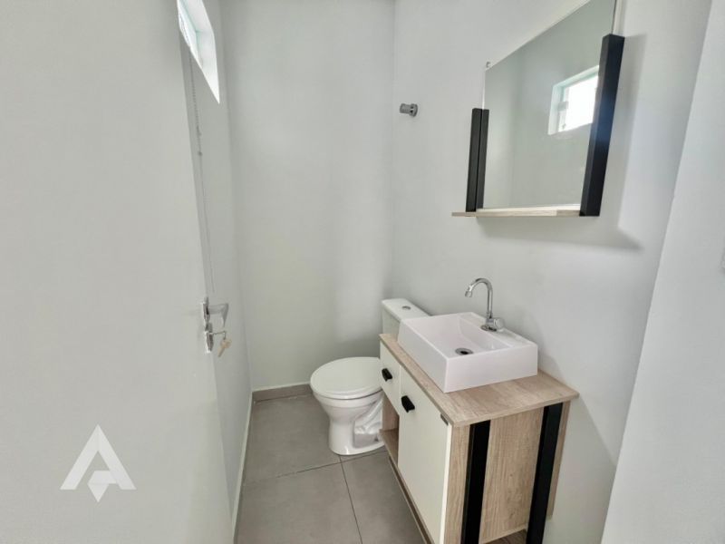 Sobrado com 2 suítes para locação no bairro Boa Vista! — foto 7