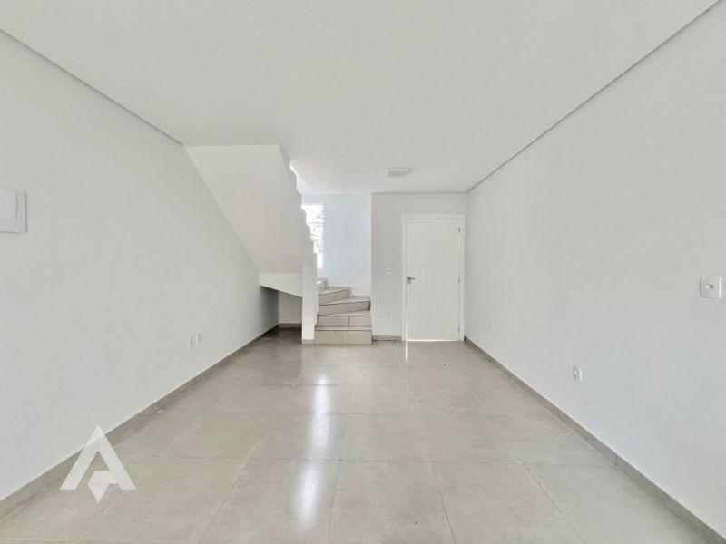 Sobrado com 2 suítes para locação no bairro Boa Vista! — foto 5