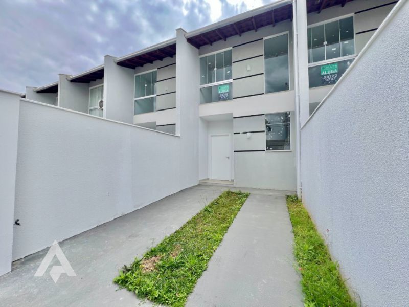 Sobrado com 2 suítes para locação no bairro Boa Vista! - foto 1