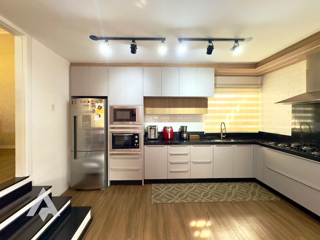 Casa com 3 dormitórios e piscina, a apenas 350 metros do Parque Vila Germânica no bairro Velha! — foto 3