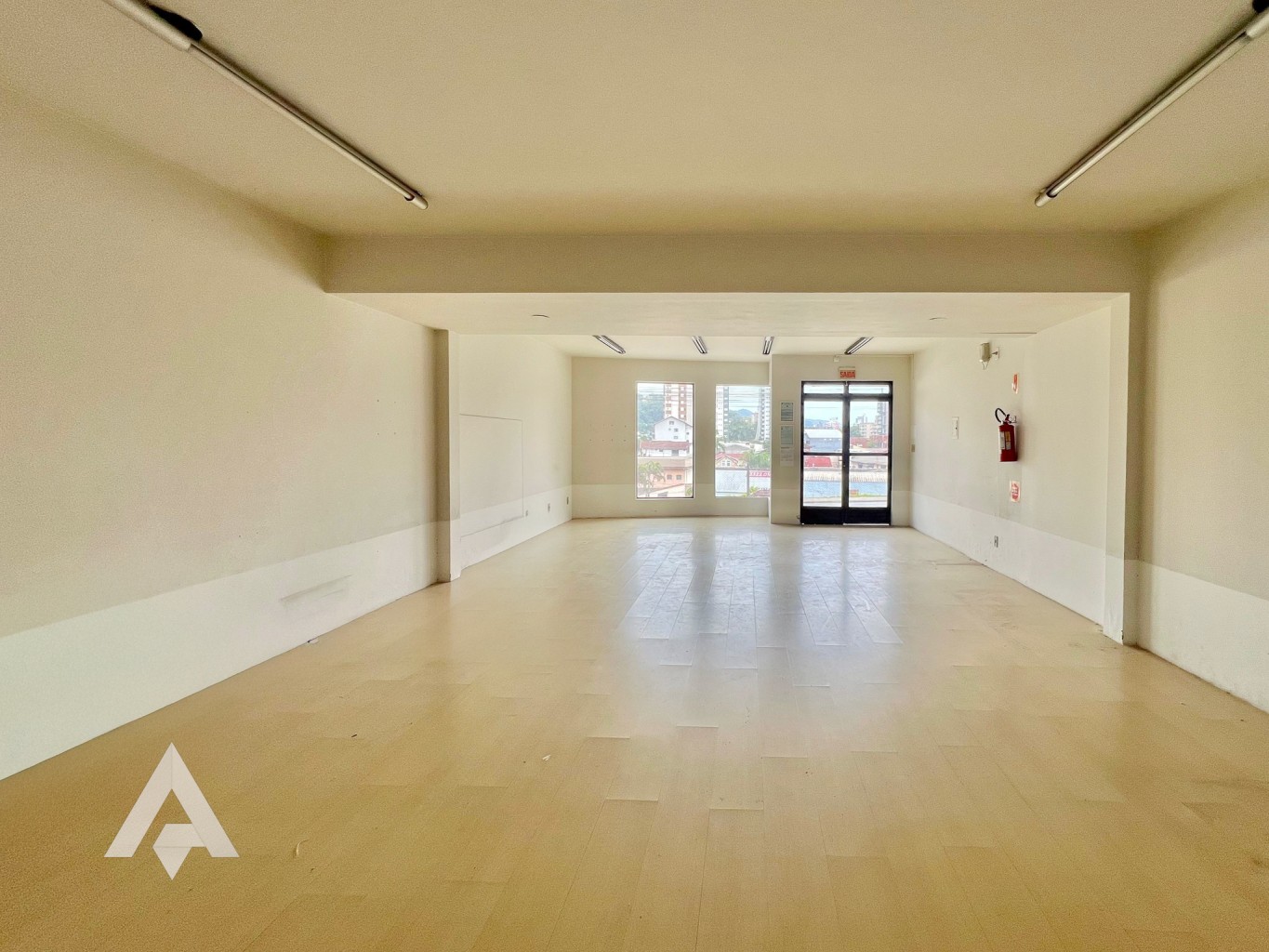 Loja térrea para locação no bairro Victor Konder! — foto 7