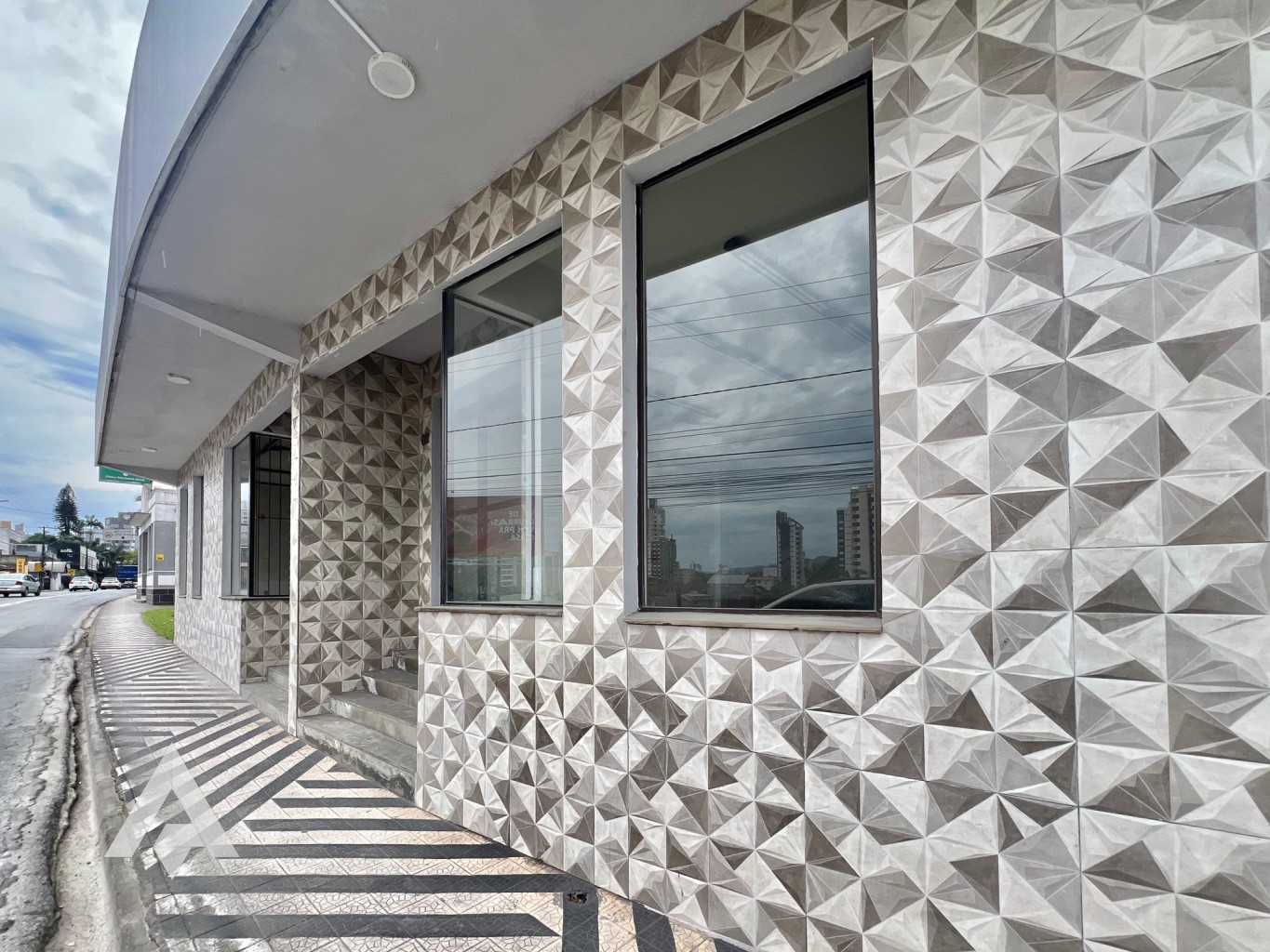 Loja térrea para locação no bairro Victor Konder! - foto 1