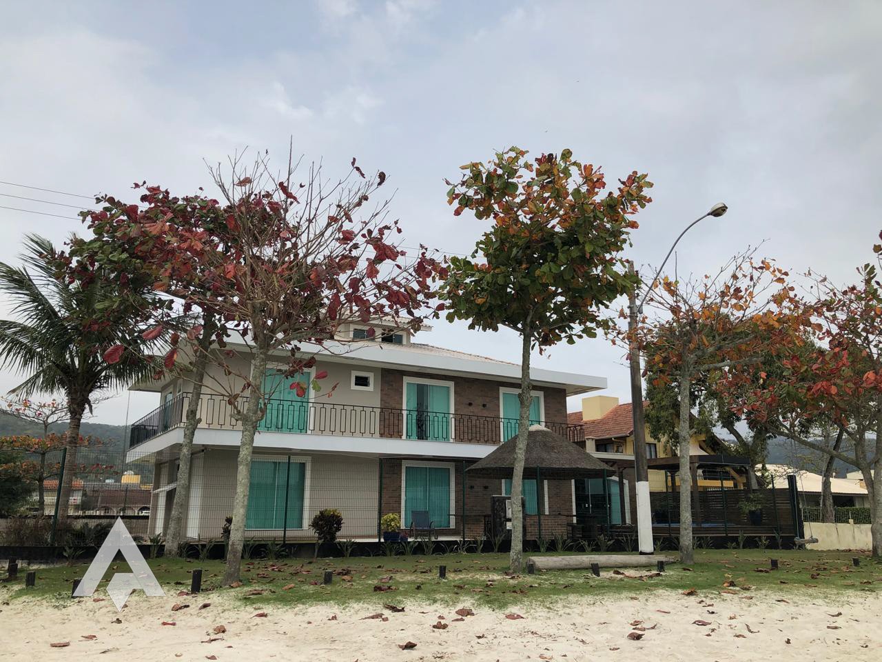 Casa frente mar à venda por R$ 9.000.000,00 - Bairro Enseada Encantada - Porto Belo/SC — foto 2