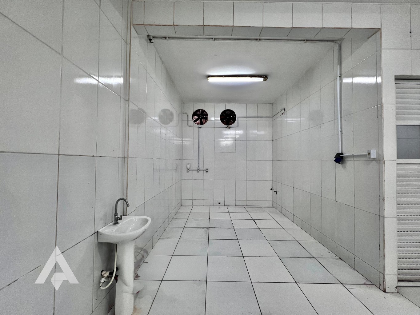 Sala comercial térrea de 220m para locação por R$ 5.000,00 - Bairro Vila Nova - Blumenau/SC — foto 6