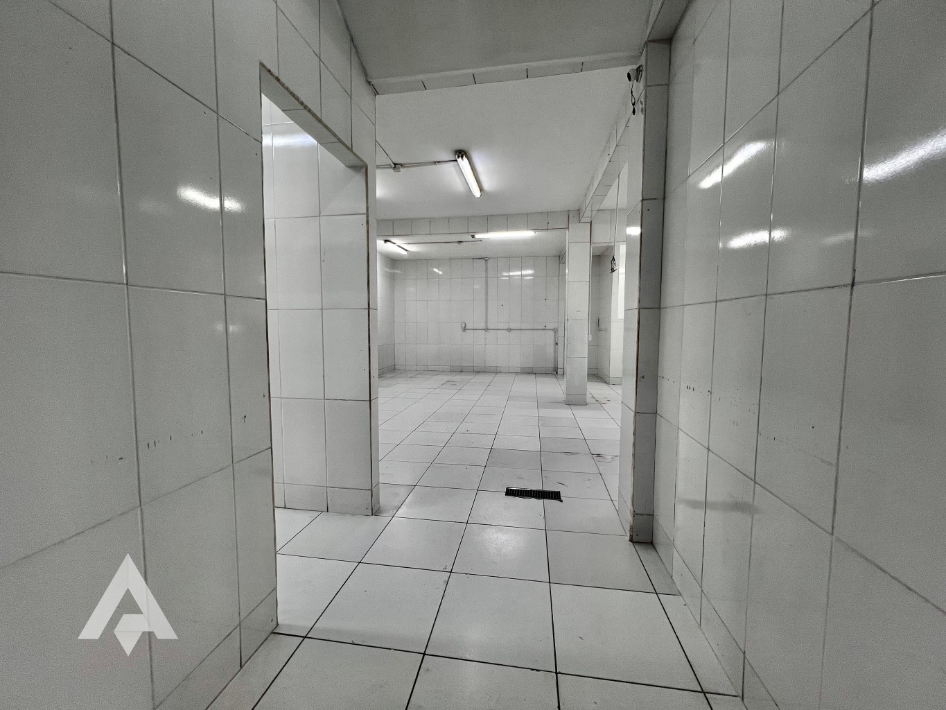 Sala comercial térrea de 220m para locação por R$ 5.000,00 - Bairro Vila Nova - Blumenau/SC — foto 7