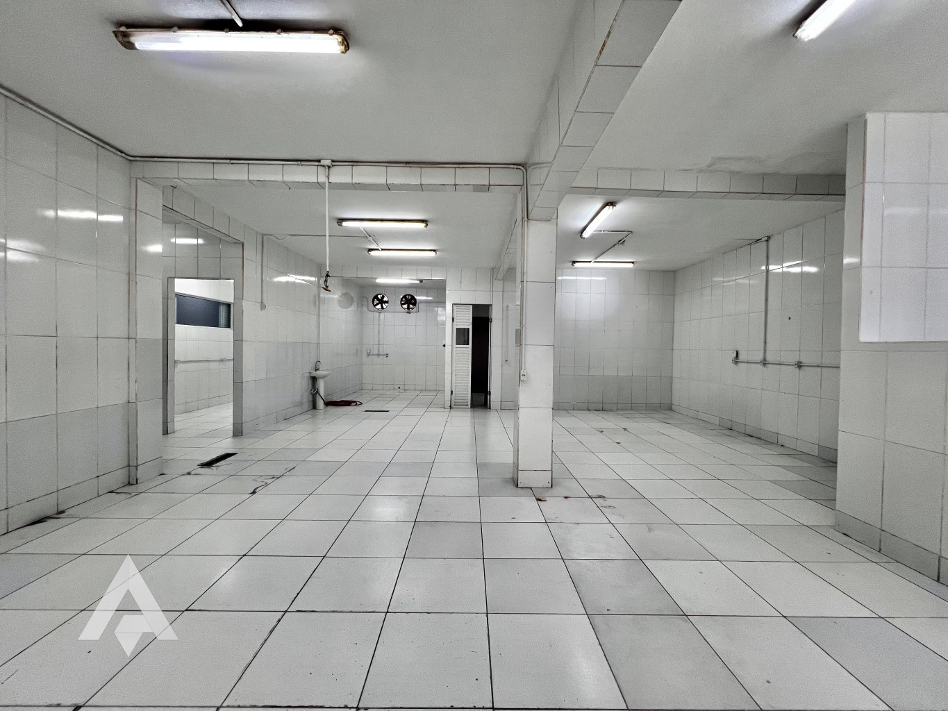 Sala comercial térrea de 220m para locação por R$ 5.000,00 - Bairro Vila Nova - Blumenau/SC — foto 5