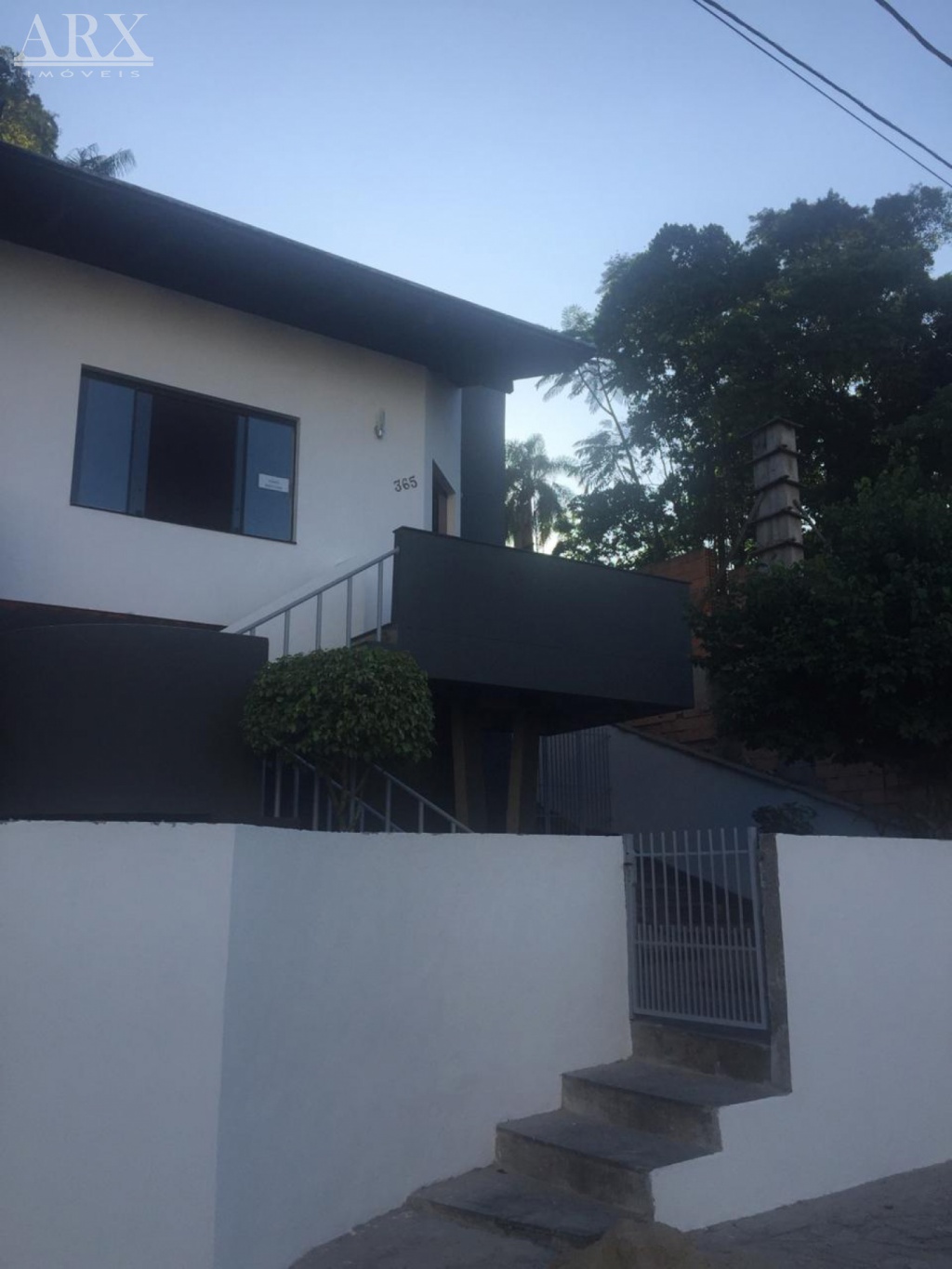 Casa com 2 pavimentos e piscina na Escola Agrícola — foto 2