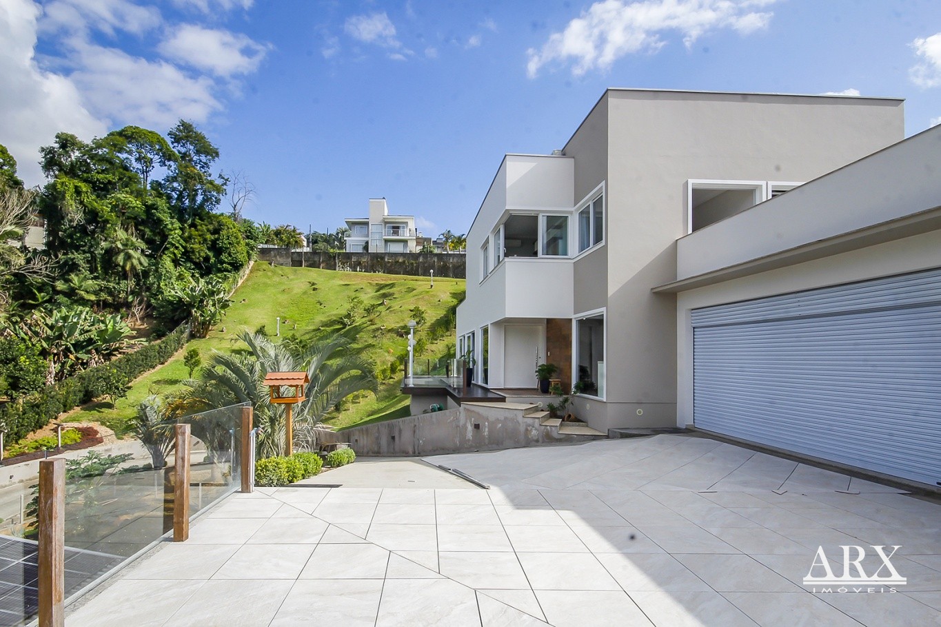 Ativo raro no centro de Pomerode 2.300m + residência completa - foto 1