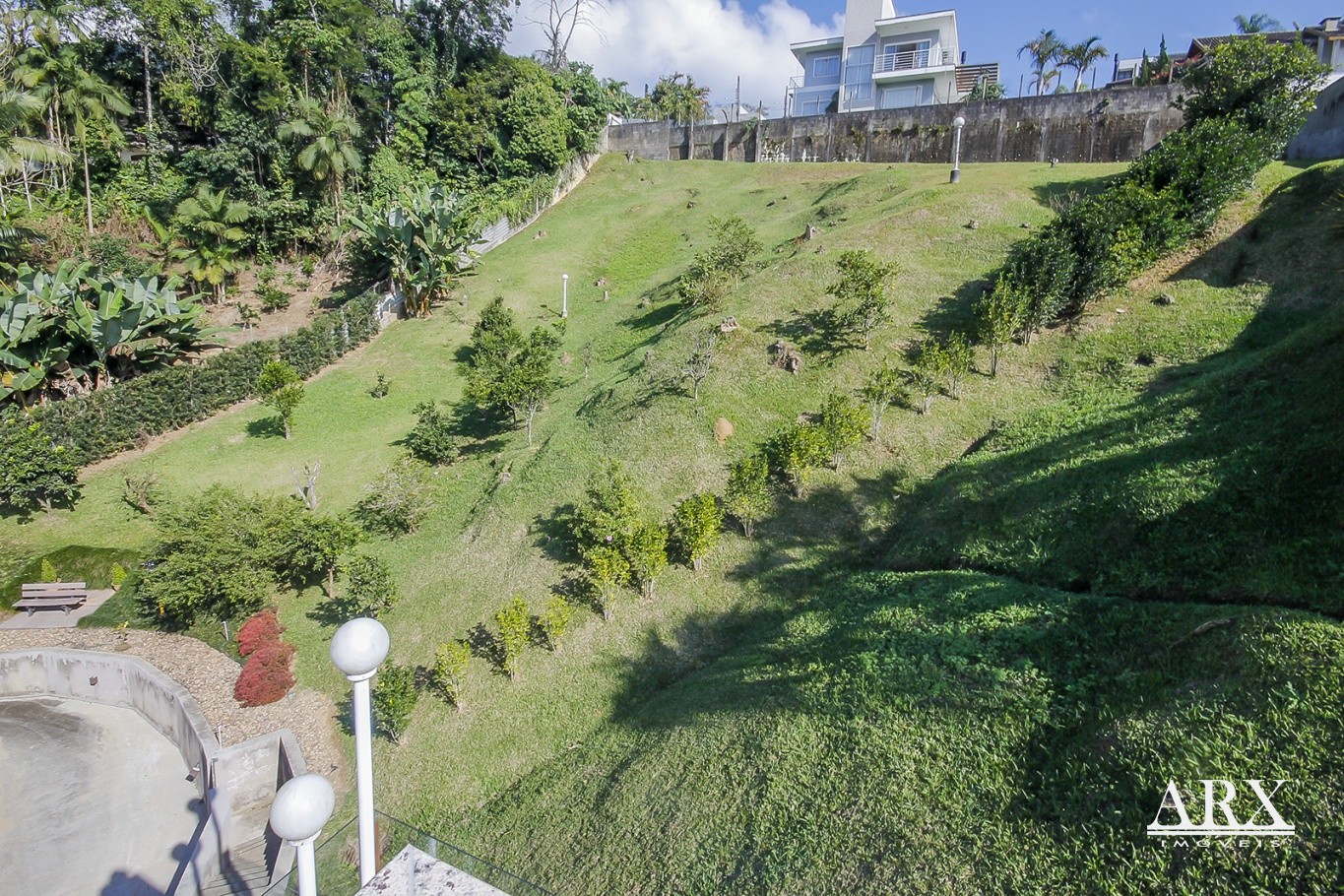 Ativo raro no centro de Pomerode 2.300m + residência completa — foto 3