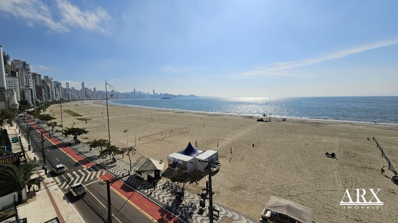 Amplo apartamento na barra sul, com vista cinematográfica para o mar de Balneário Camboriú. — foto 2