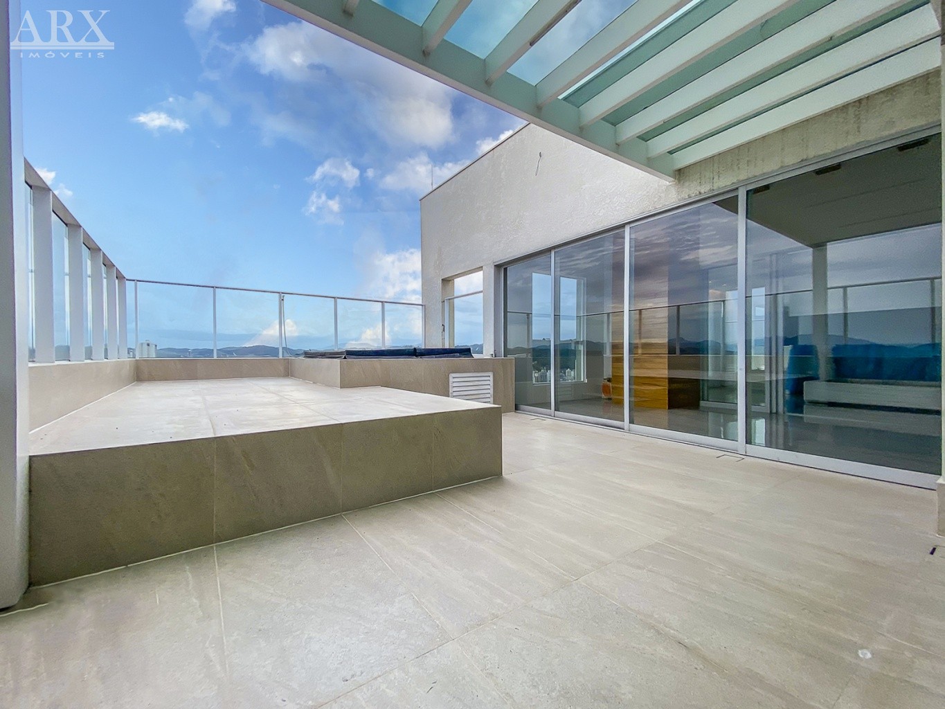 Cobertura plana semimobiliada à venda no Bairro Vila Nova - Blumenau - foto 1