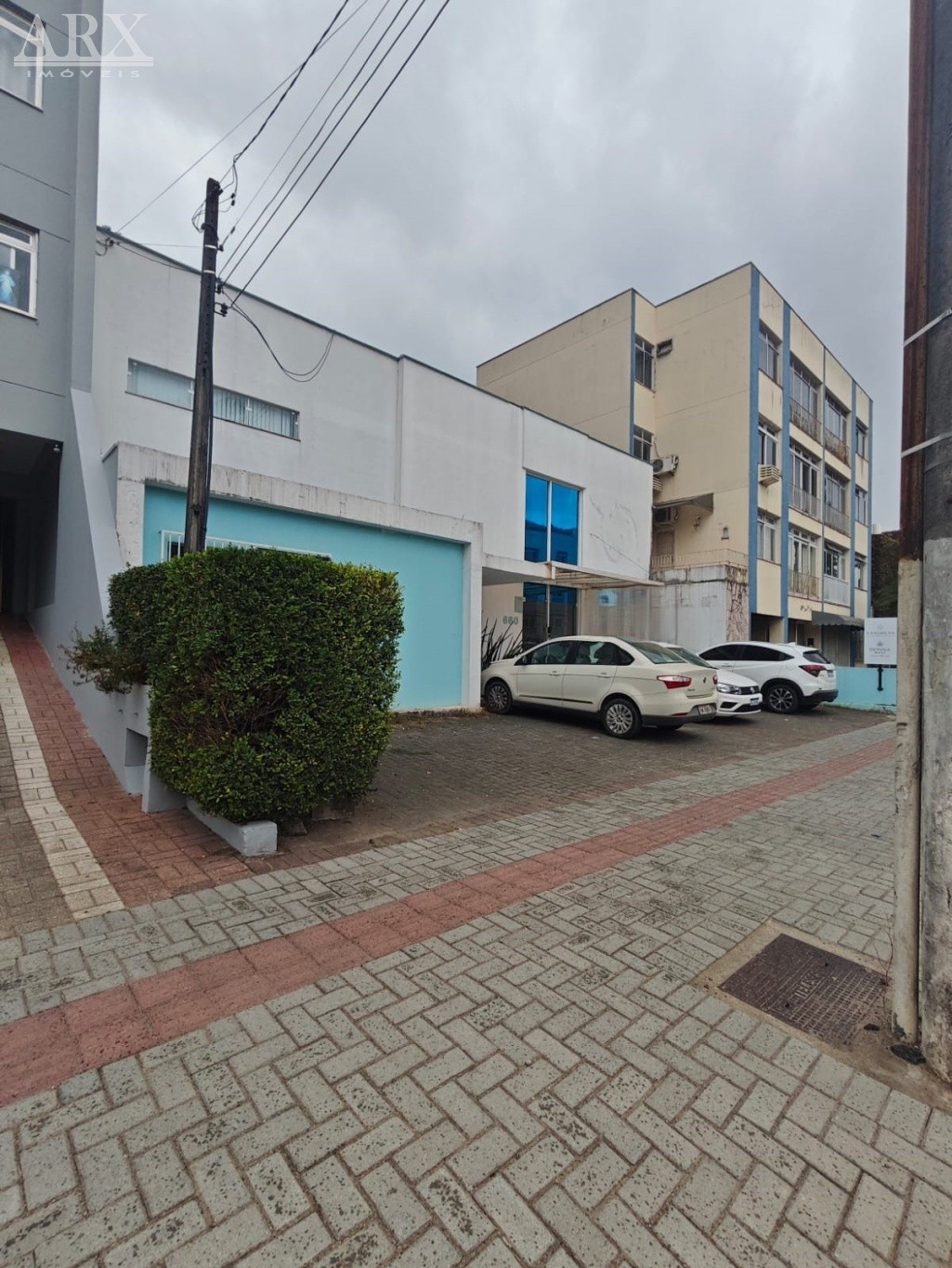 Ampla casa comercial localizada ao lado do SENAC, na Ponta Aguda — foto 2