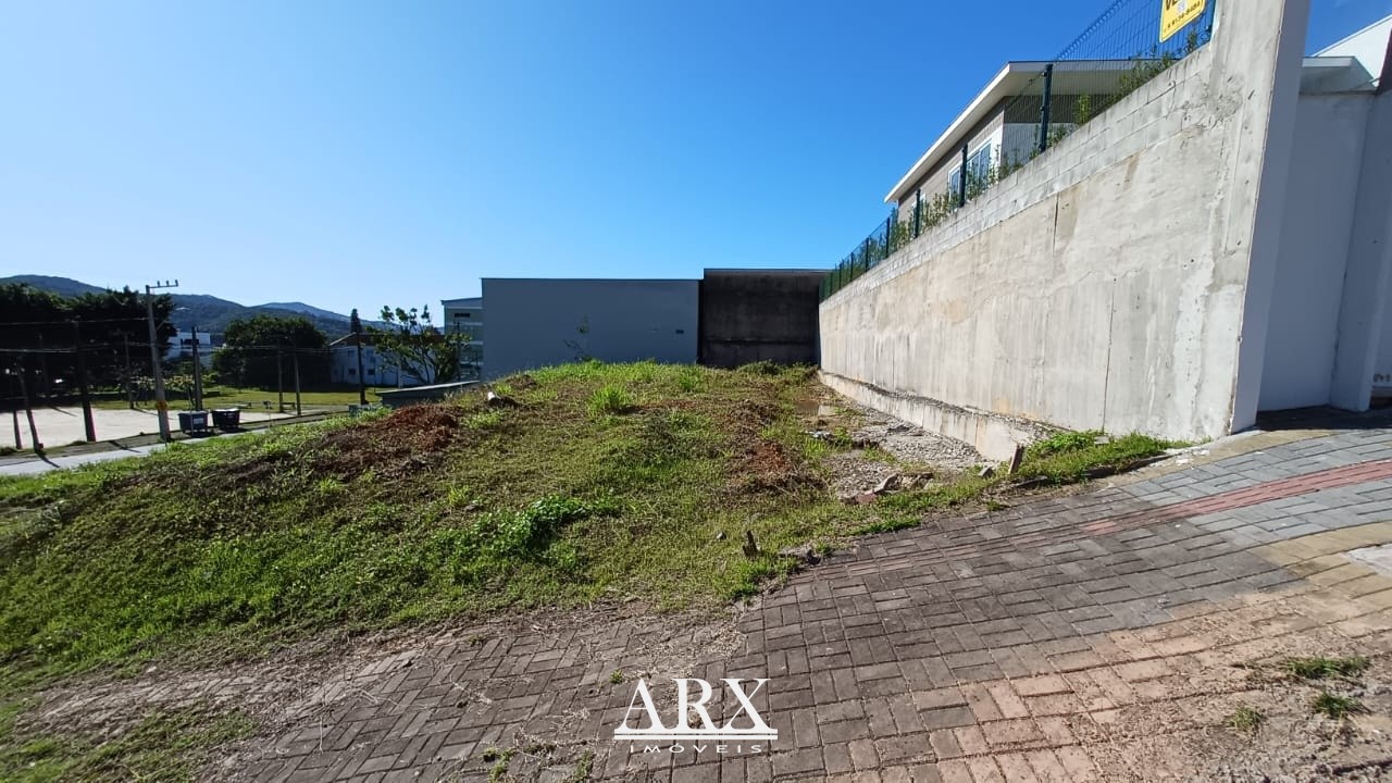 Terreno de Esquina à Venda - Loteamento Pacoville 2, Bairro Margem Esquerda em Gaspar - foto 1