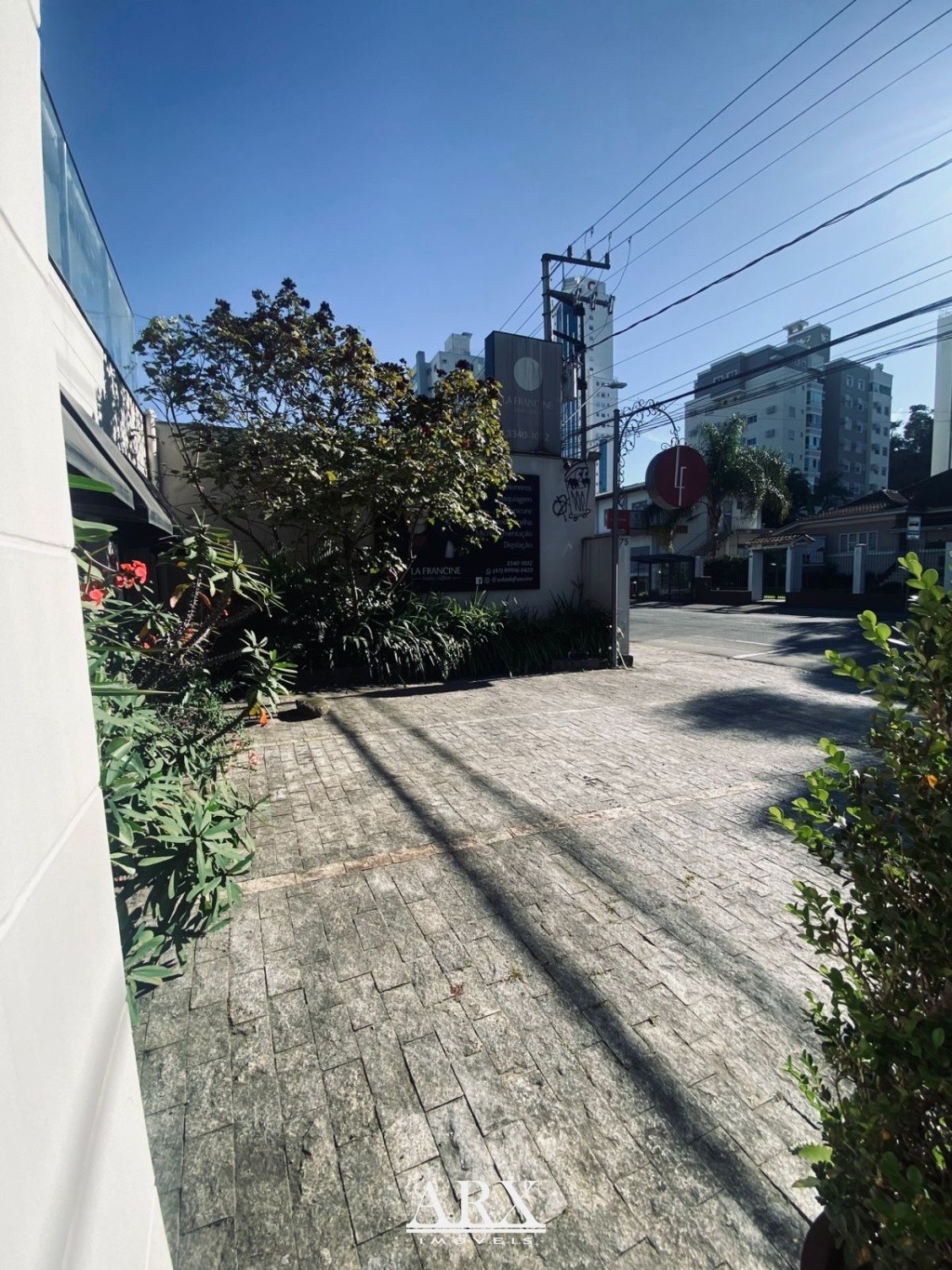 Loja térrea para locação! Excelente ponto comercial na rua Joinville — foto 5