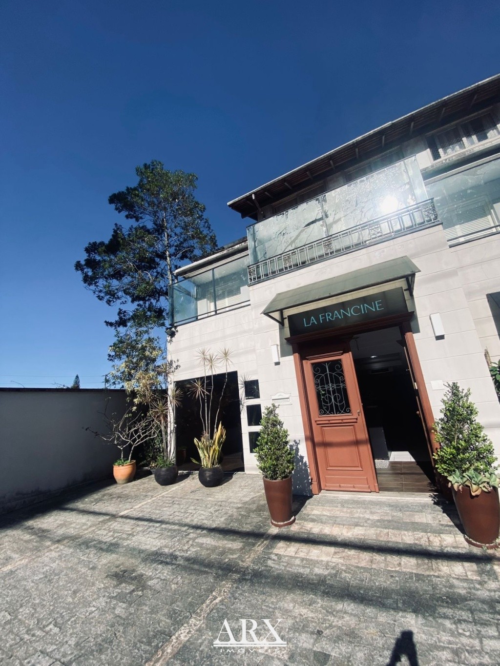 Loja térrea para locação! Excelente ponto comercial na rua Joinville — foto 2