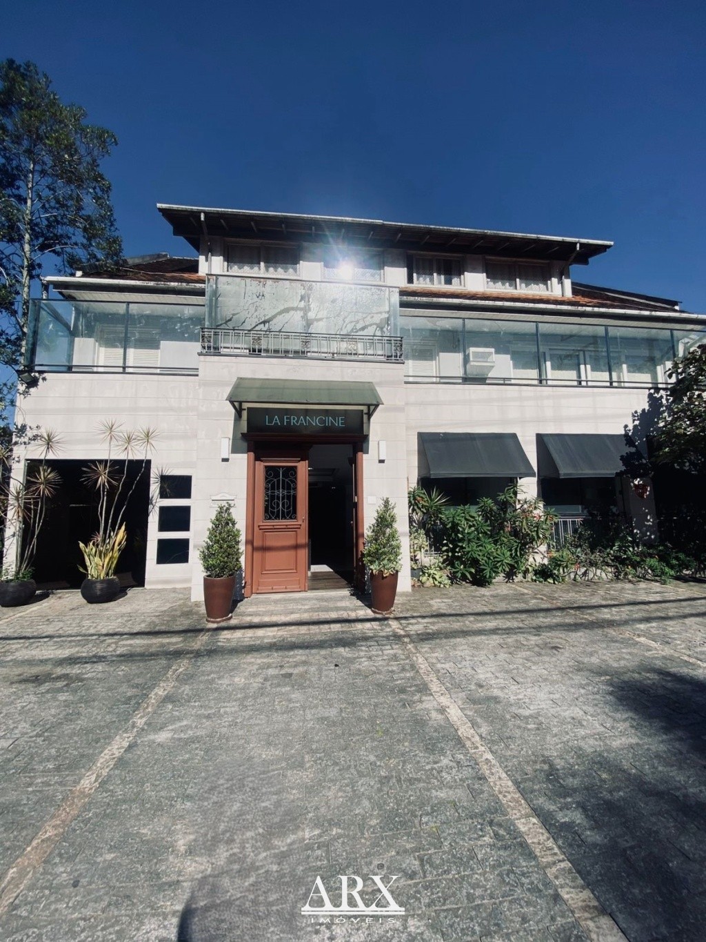 Loja térrea para locação! Excelente ponto comercial na rua Joinville - foto 1