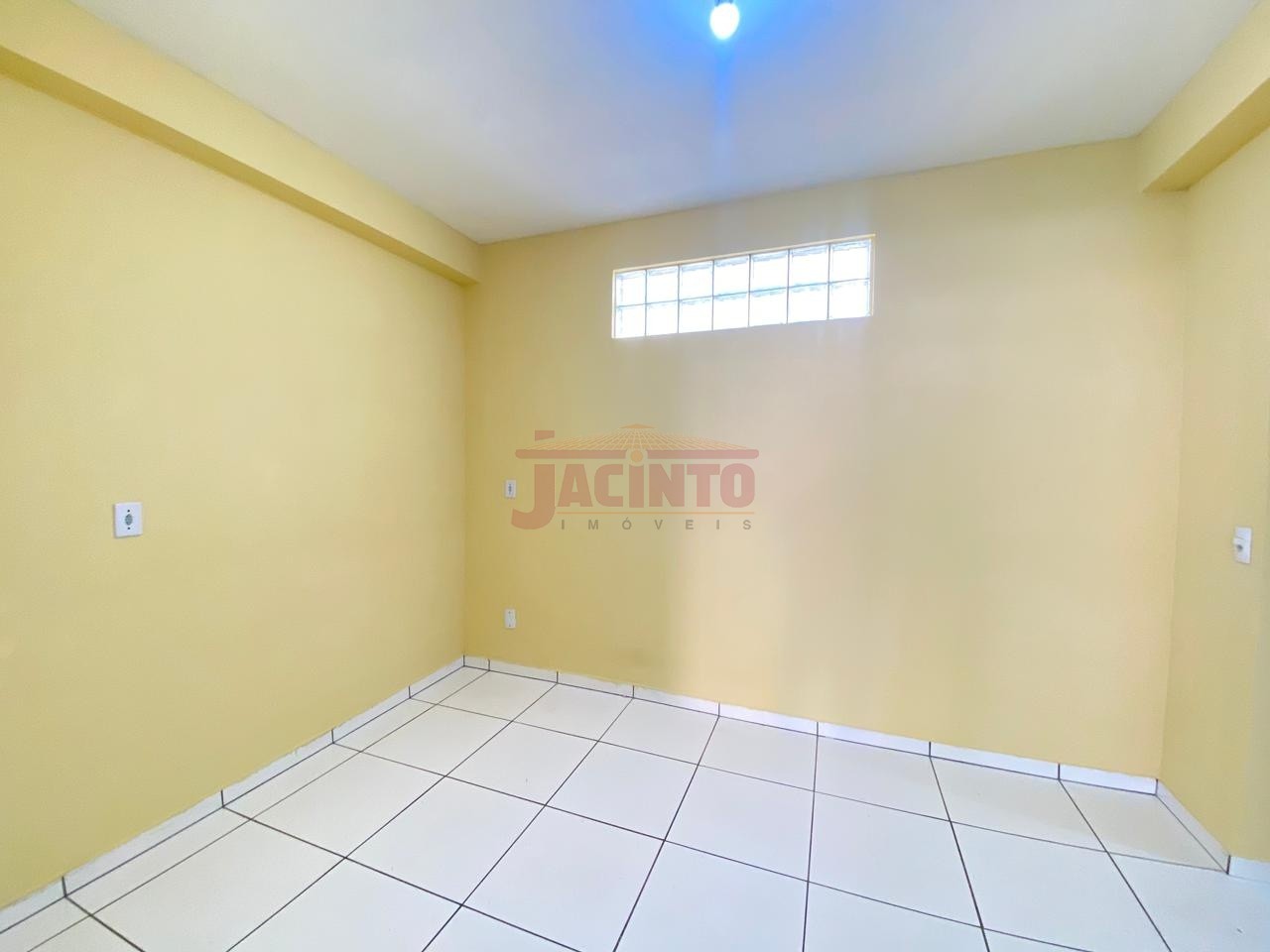 Casa geminada com 2 dormitórios no Bairro Tribess. — foto 3