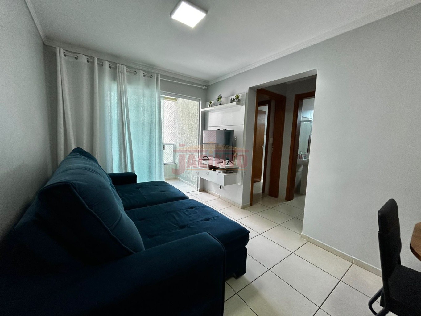 Apartamento com 2 dormitórios sendo 1 suíte, sacada com churrasqueira e 2 vagas de garagem, no bairro Itoupavazinha. — foto 5
