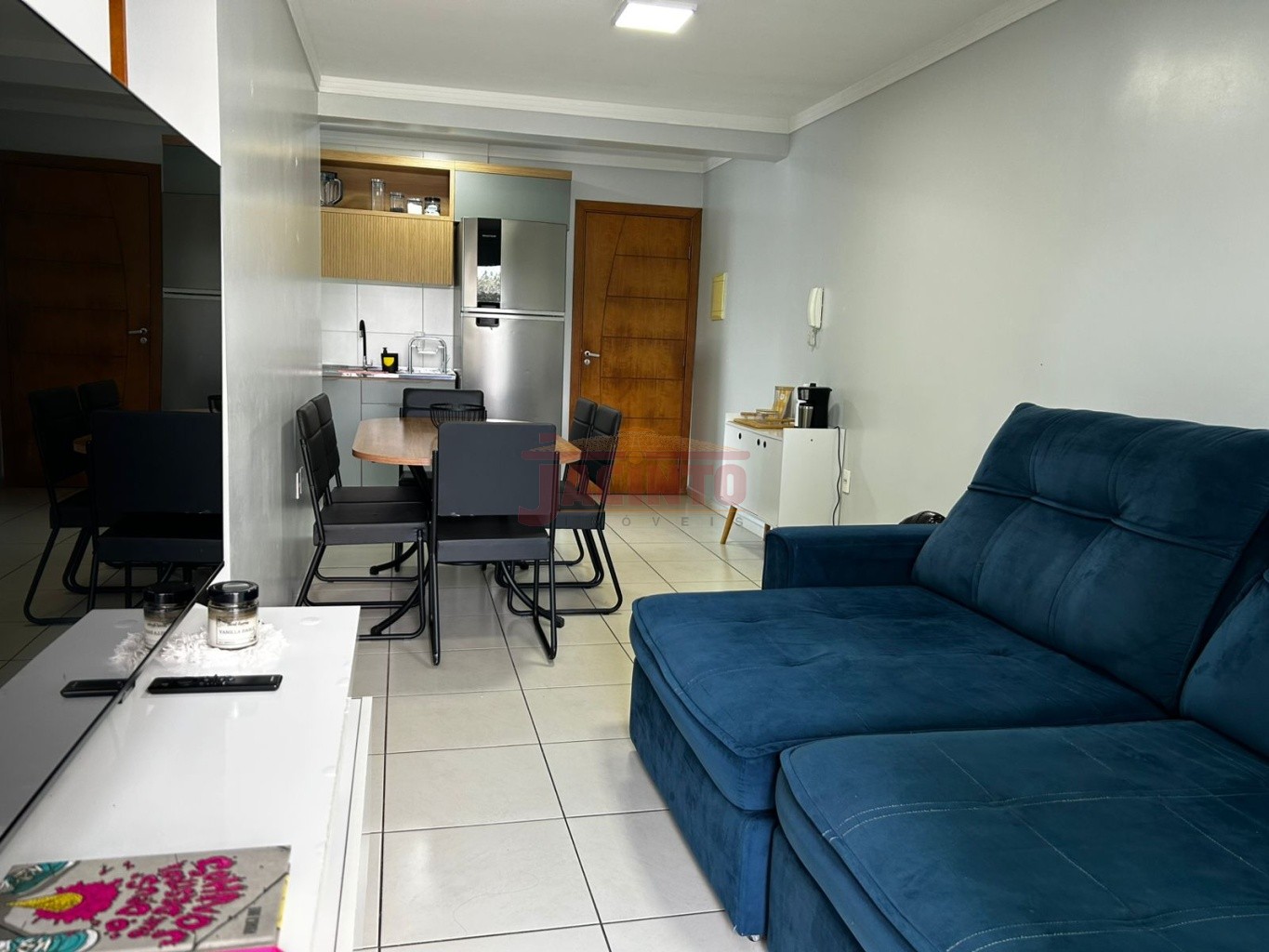 Apartamento com 2 dormitórios sendo 1 suíte, sacada com churrasqueira e 2 vagas de garagem, no bairro Itoupavazinha. — foto 6