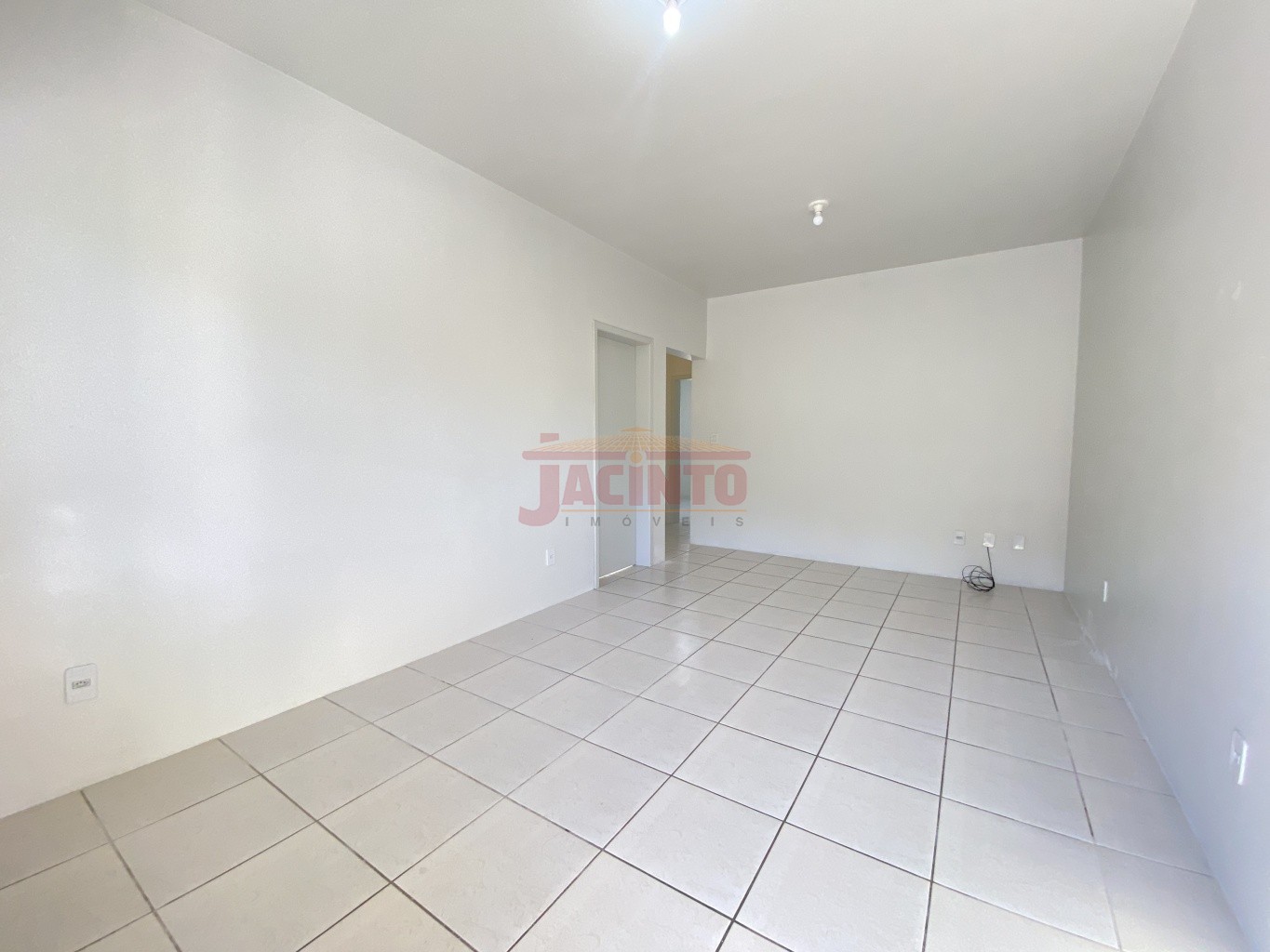 Apartamento com 2 dormitórios no bairro Fortaleza. — foto 3