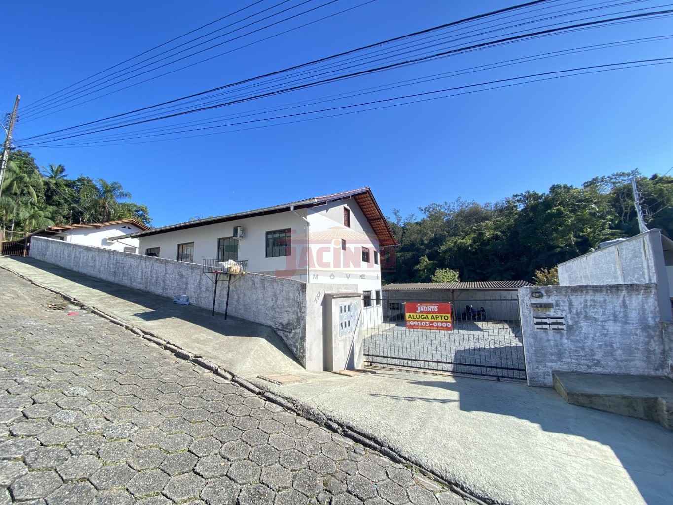 Apartamento com 2 dormitórios no bairro Fortaleza. - foto 1