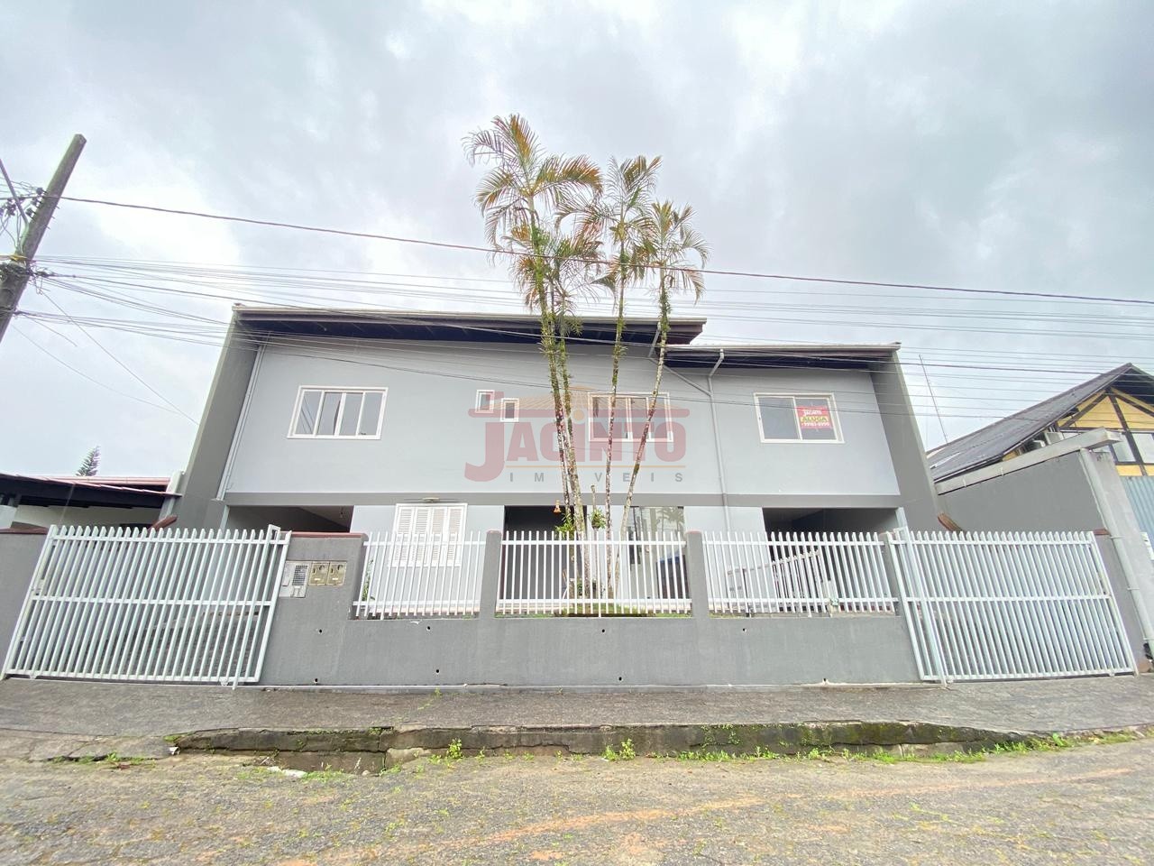 Casa parte superior com 3 suítes no Bairro Itoupava Central. - foto 1