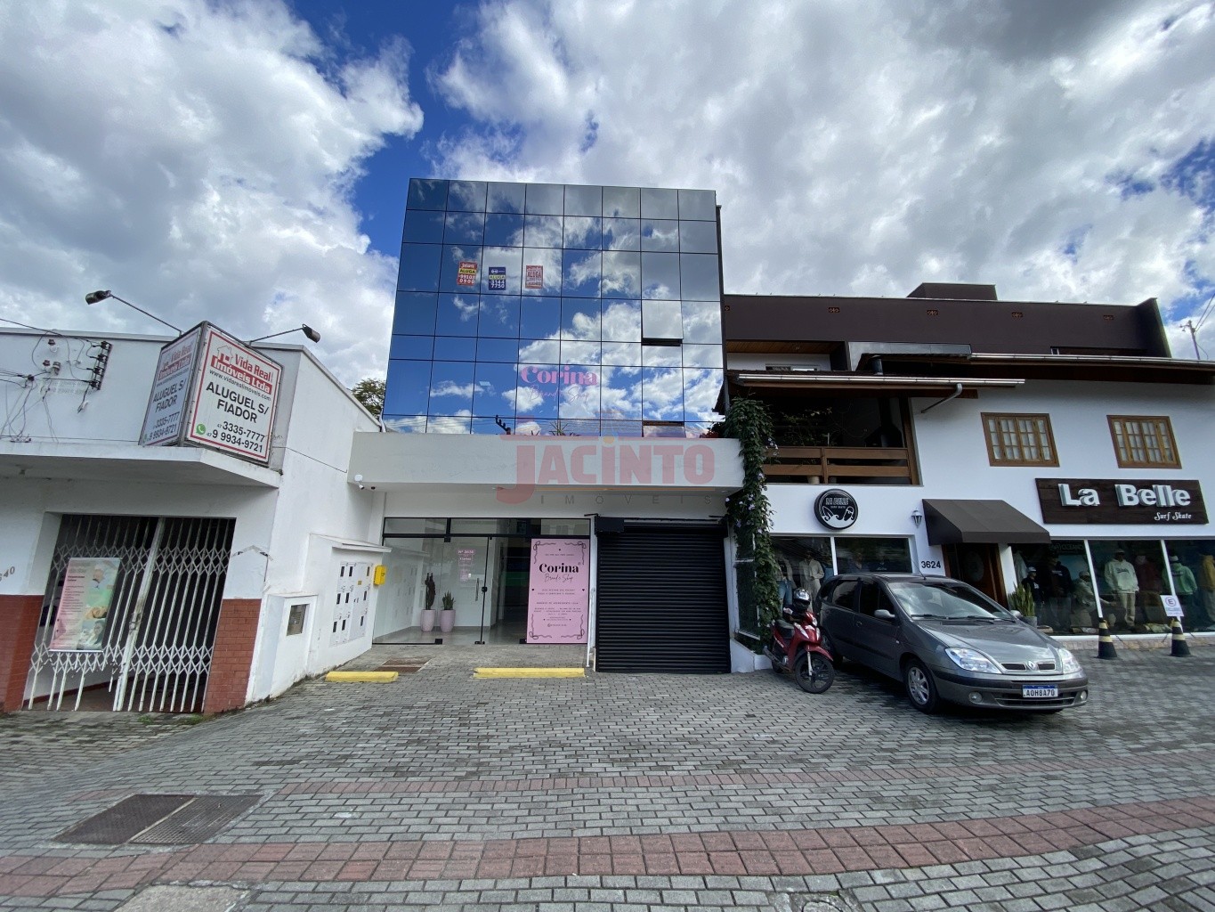 Sala comercial com aproximadamente 270m no Bairro Garcia. - foto 1