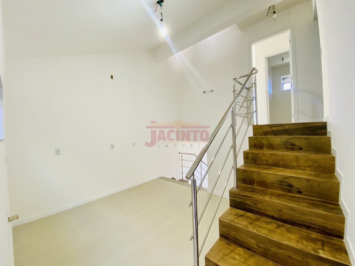 Sobrado novo com 3 dormitórios sendo 1 suíte no Bairro Fortaleza Alta. — foto 6