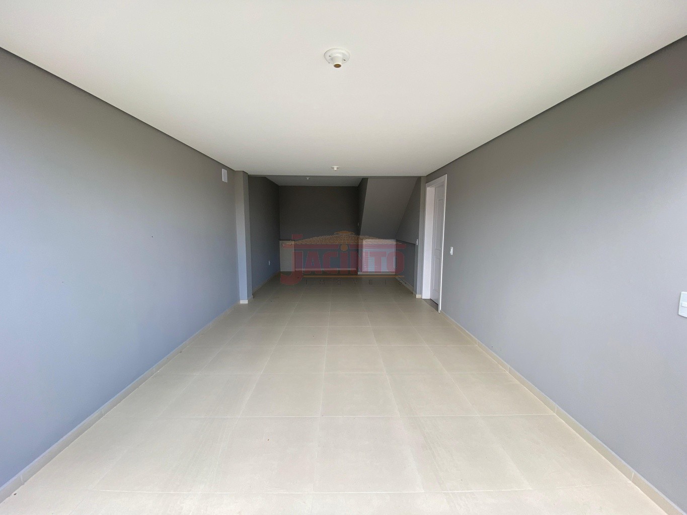 Sobrado novo com 3 dormitórios sendo 1 suíte no Bairro Fortaleza Alta. — foto 2