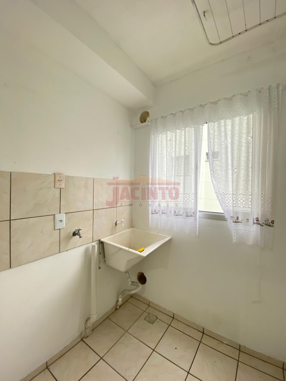 Apartamento com 2 dormitórios no bairro Fortaleza. — foto 4
