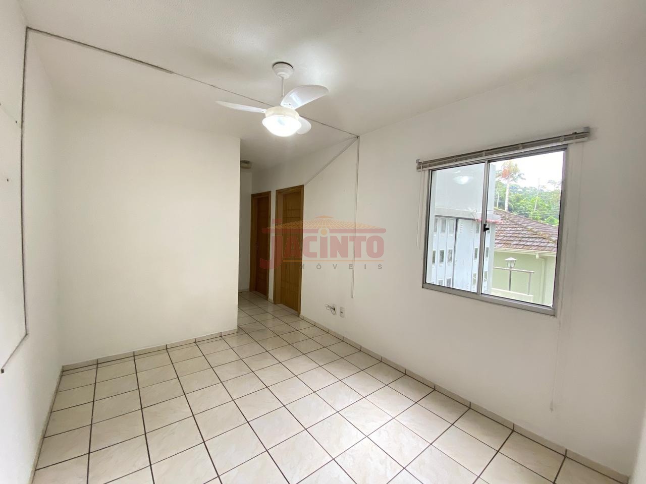 Apartamento com 2 dormitórios no bairro Fortaleza. — foto 2