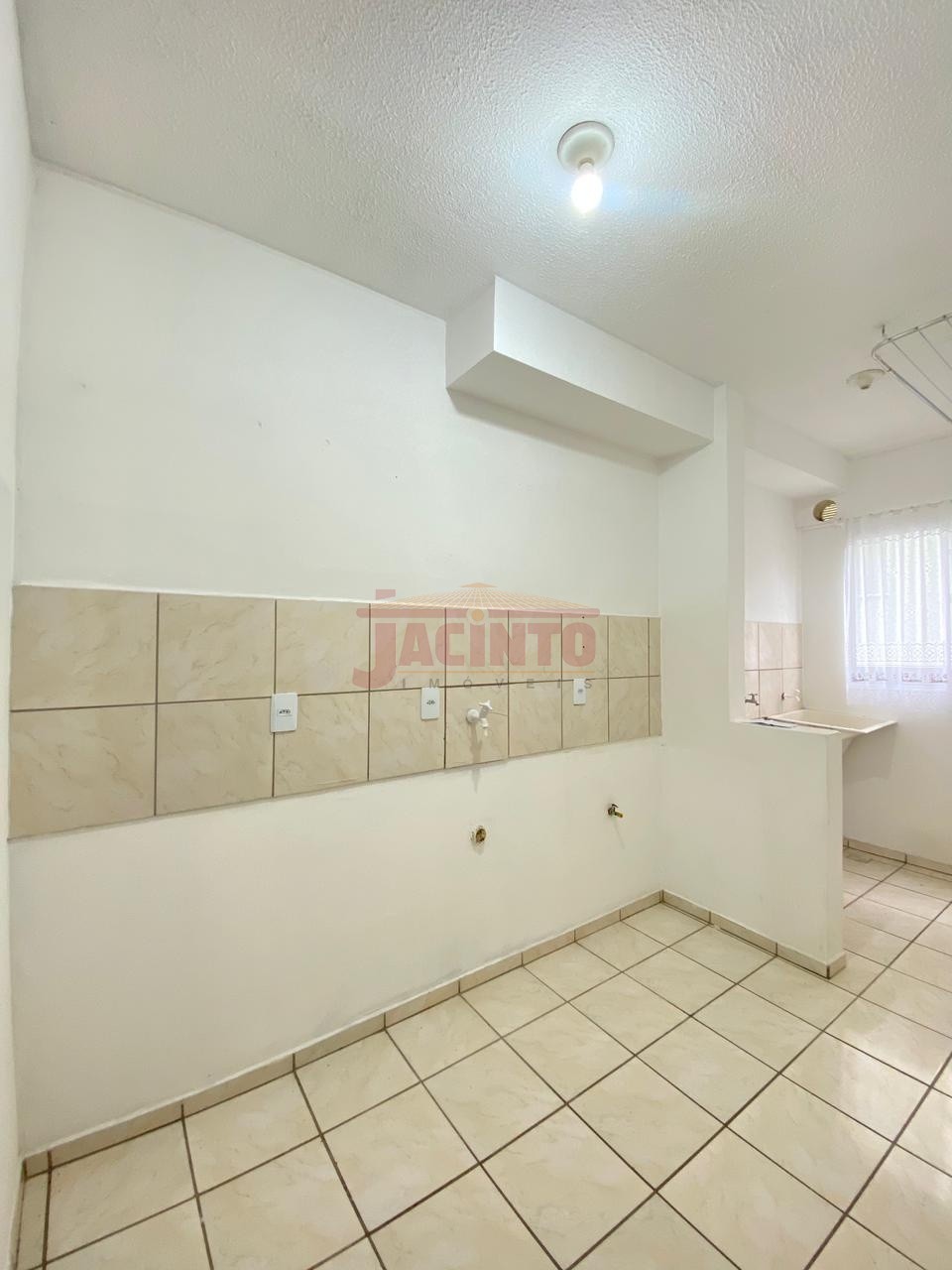 Apartamento com 2 dormitórios no bairro Fortaleza. — foto 3