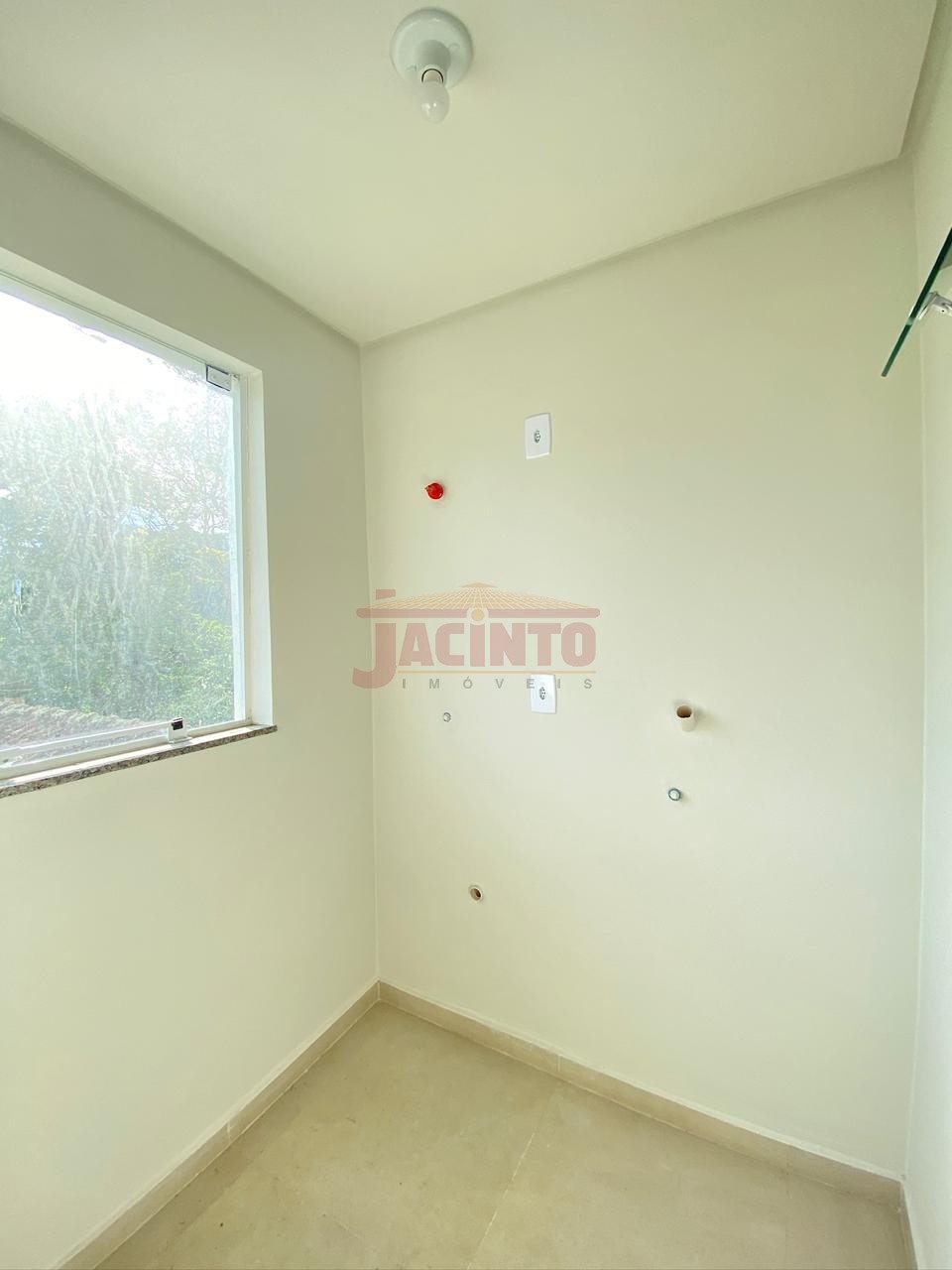 Sobrado triplex com 2 suítes no Bairro Água Verde. — foto 5