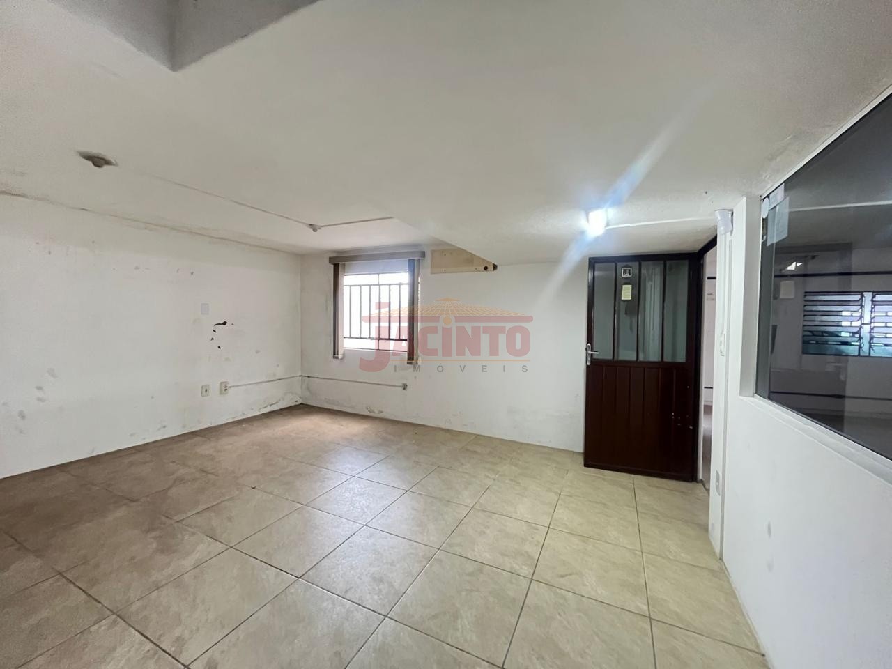 Sala comercial com aproximadamente 100m no Bairro Fortaleza. — foto 6