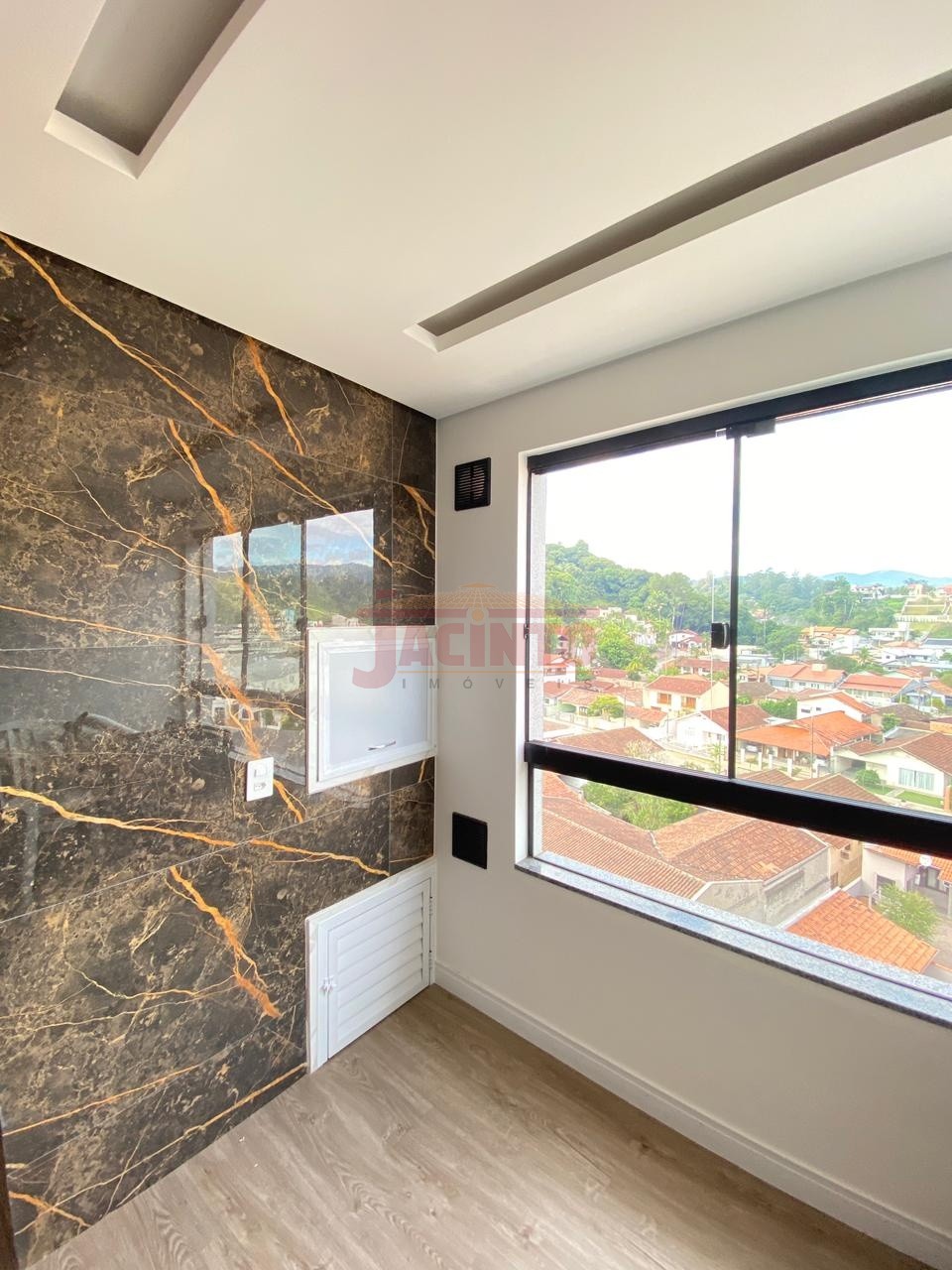 Apartamento semi mobiliado com 2 dormitórios no Bairro Garcia. — foto 2