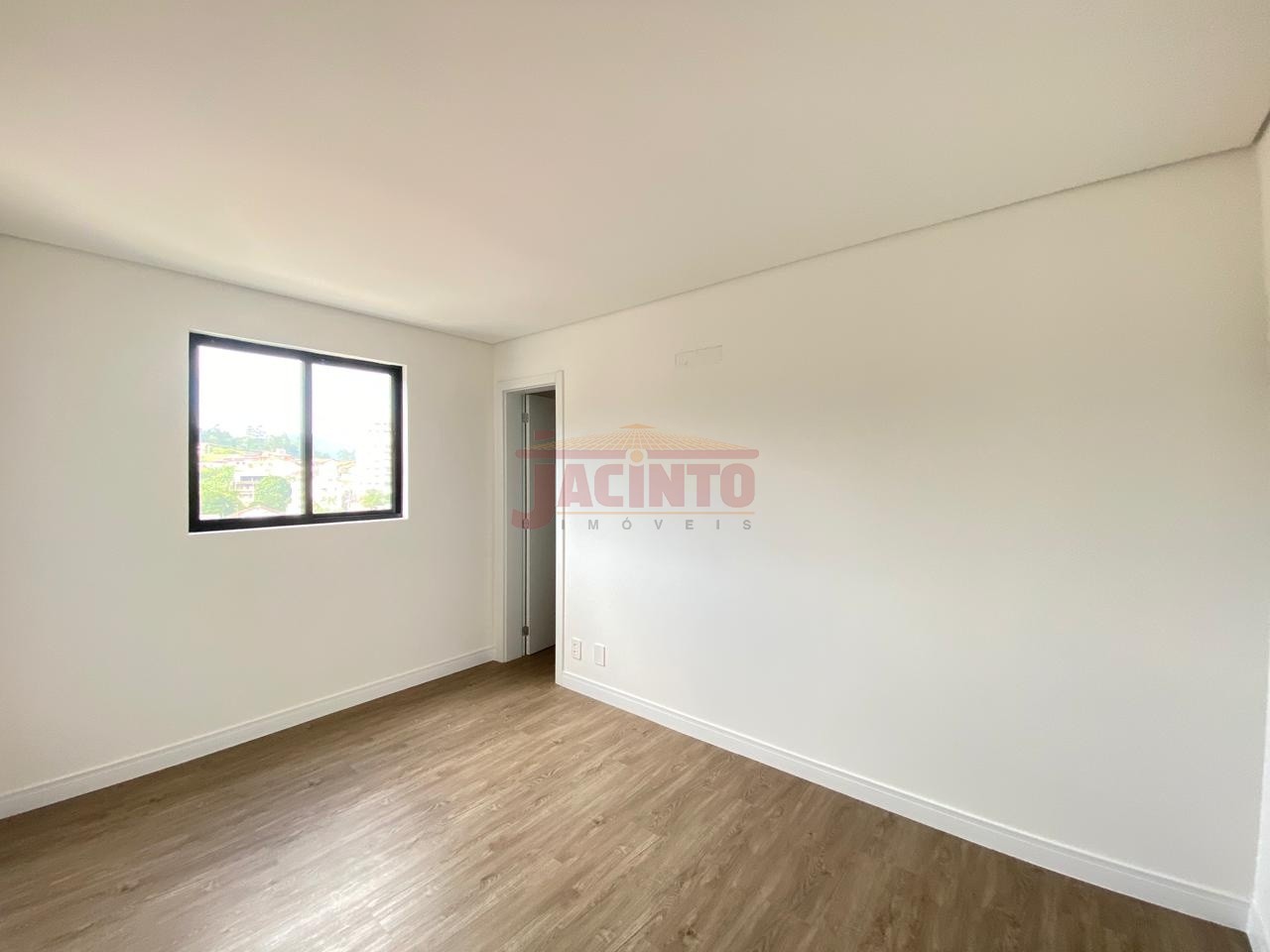 Apartamento semi mobiliado com 2 dormitórios no Bairro Garcia. — foto 7