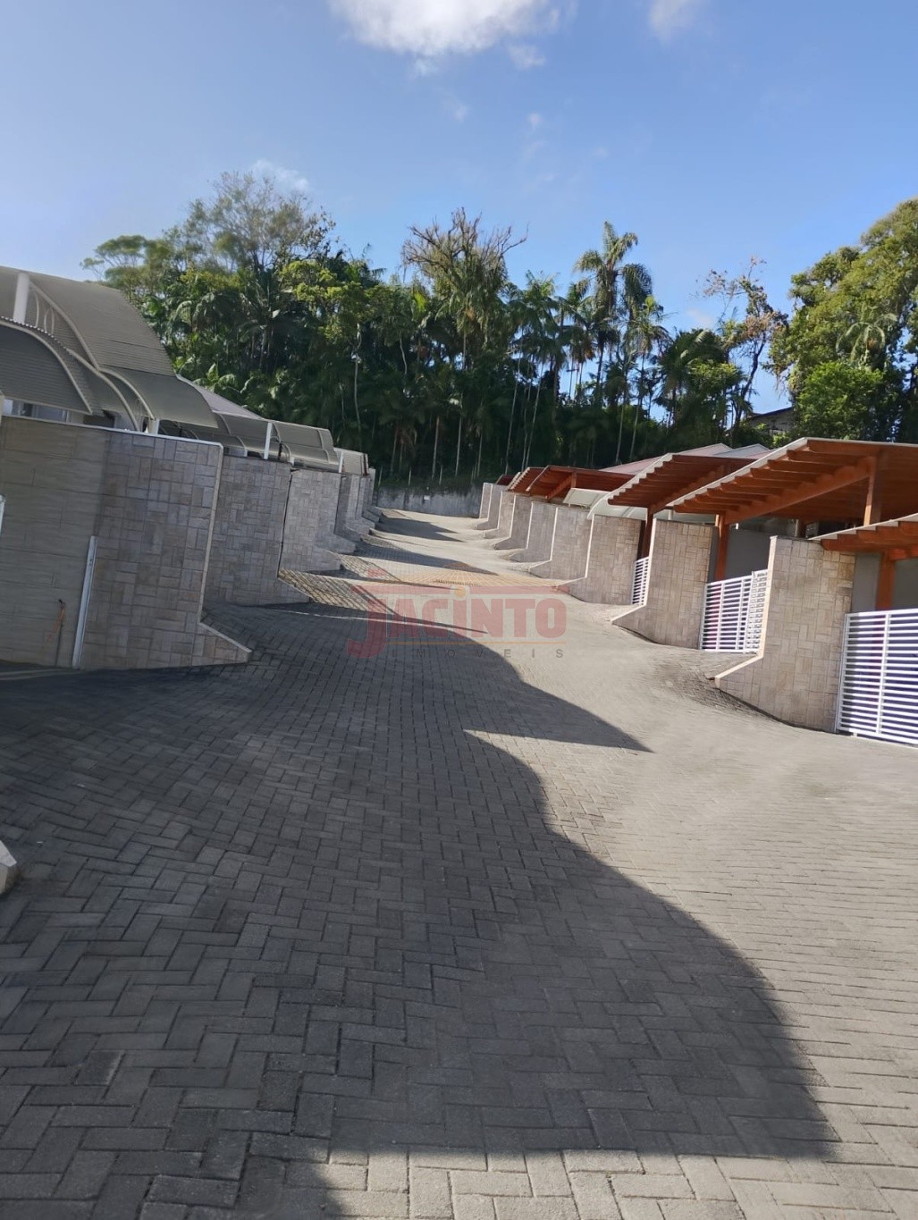 Casa Geminada na Fortaleza Alta, com 2 dormitórios e terreno nos fundos. — foto 3