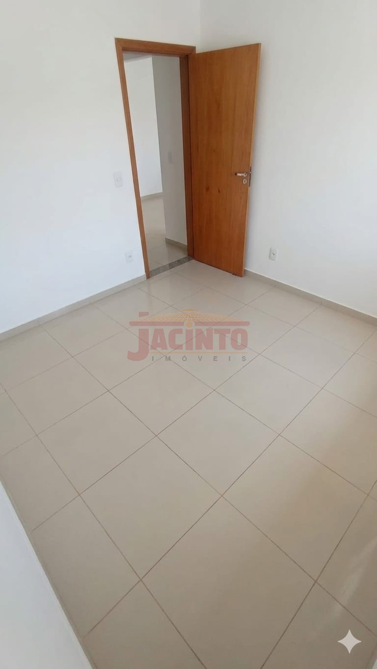 Casa Geminada na Fortaleza Alta, com 2 dormitórios e terreno nos fundos. — foto 4