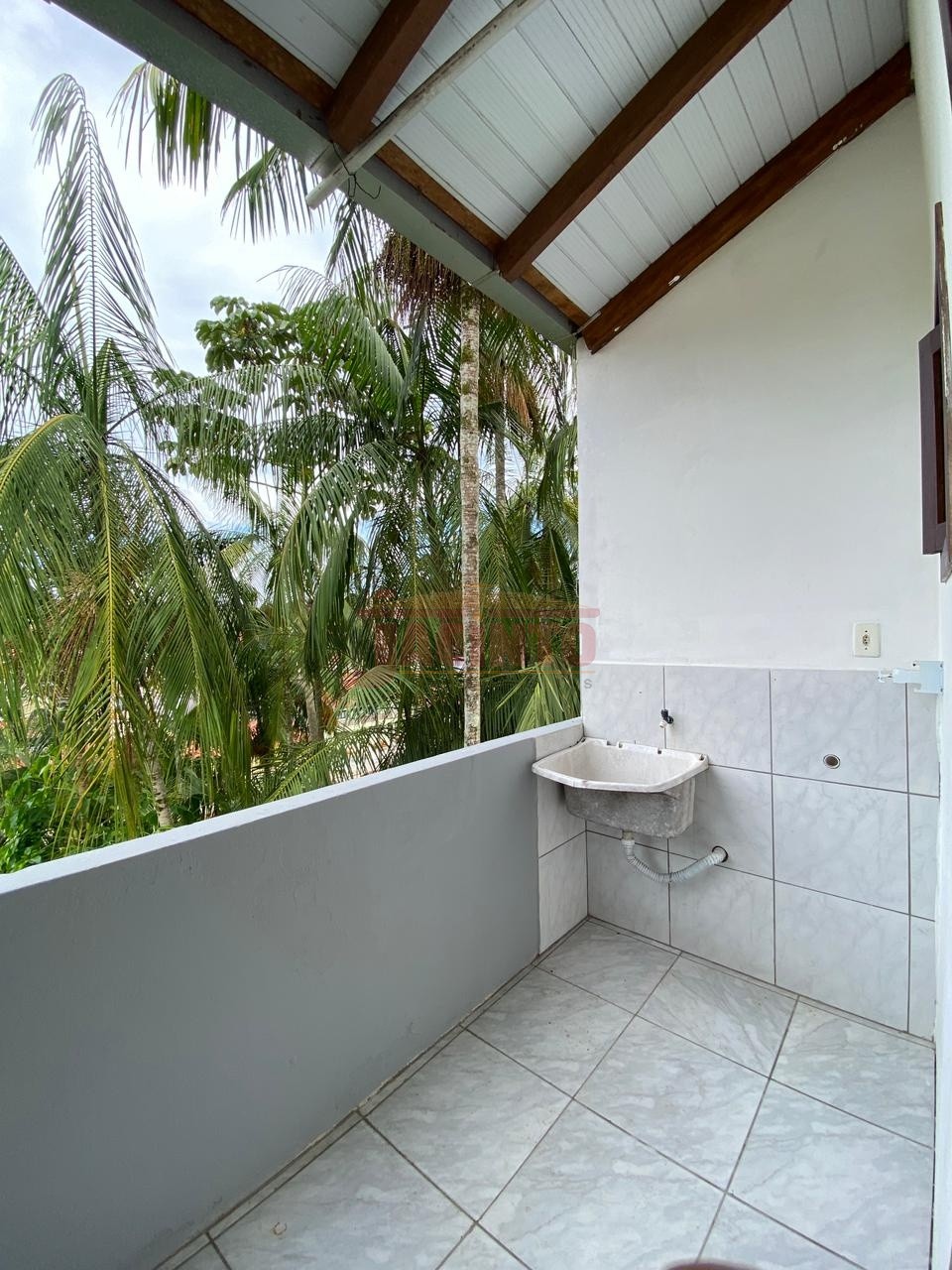 Casa de alvenaria geminada com 2 dormitórios no bairro Tribess. — foto 6