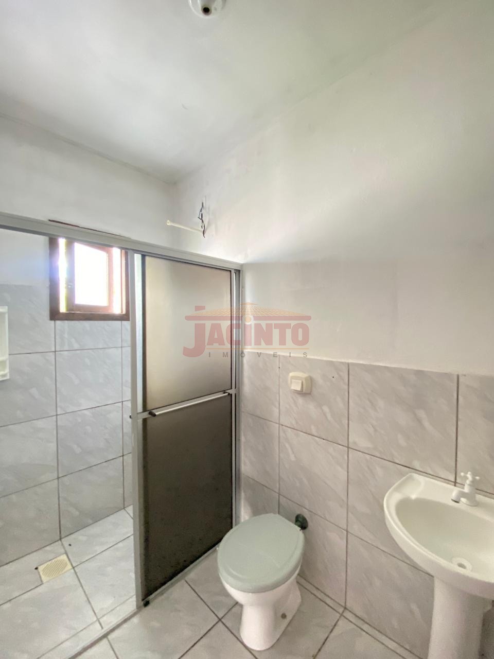 Casa de alvenaria geminada com 2 dormitórios no bairro Tribess. — foto 4