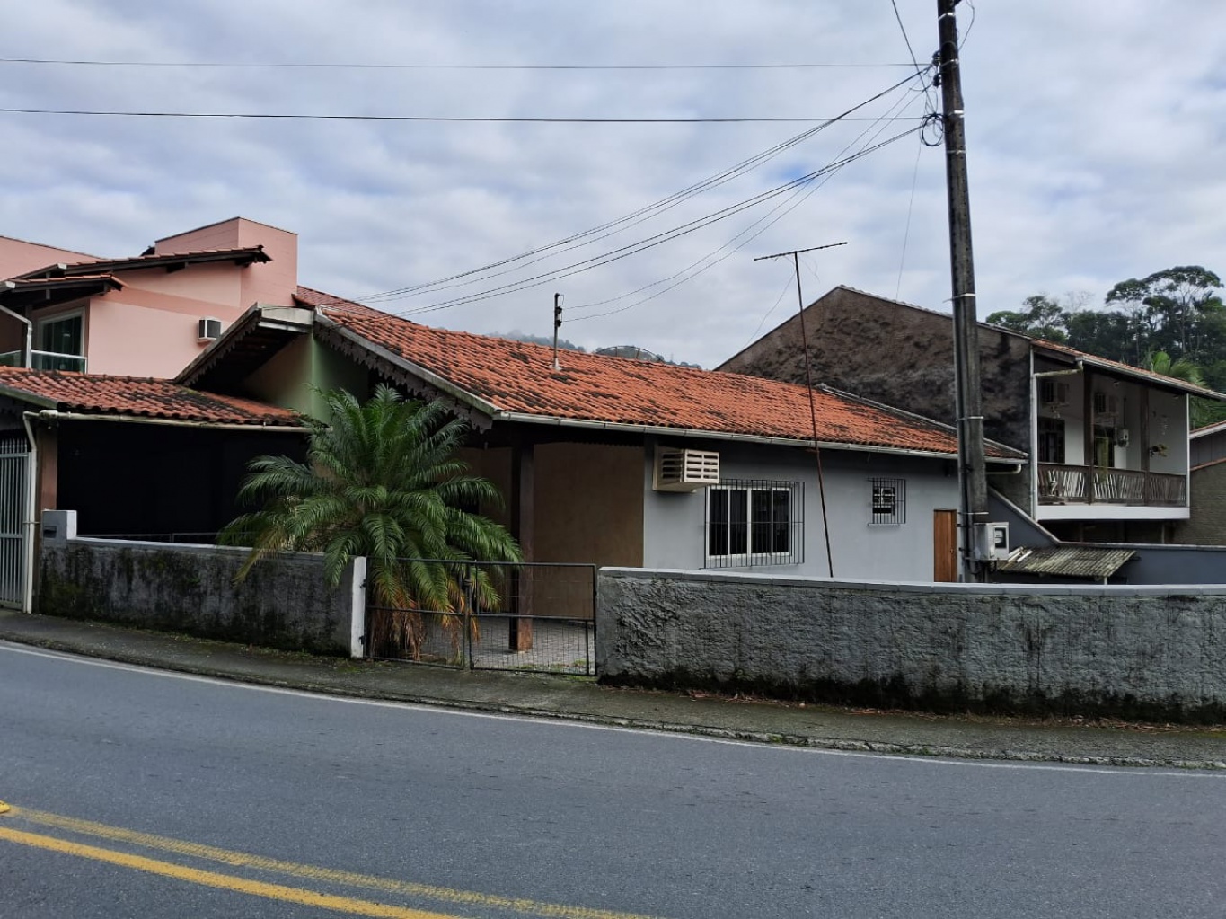 Ótimo imóvel de 02 dormitórios e 02 suítes no bairro Progresso em Blumenau SC. — foto 2