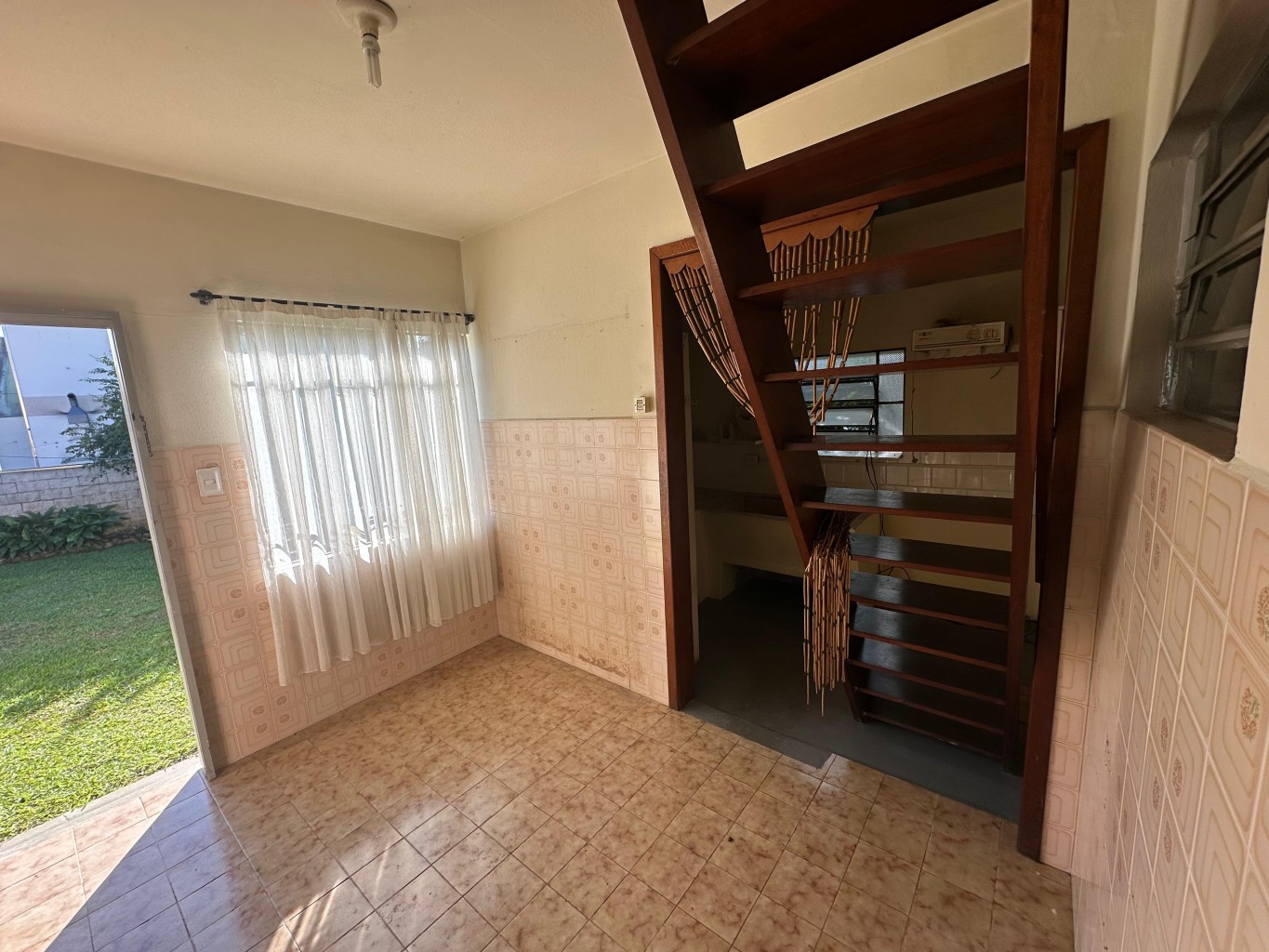 Casa a venda com amplo terreno de esquina no início da Rua Emilio Tallmann — foto 6