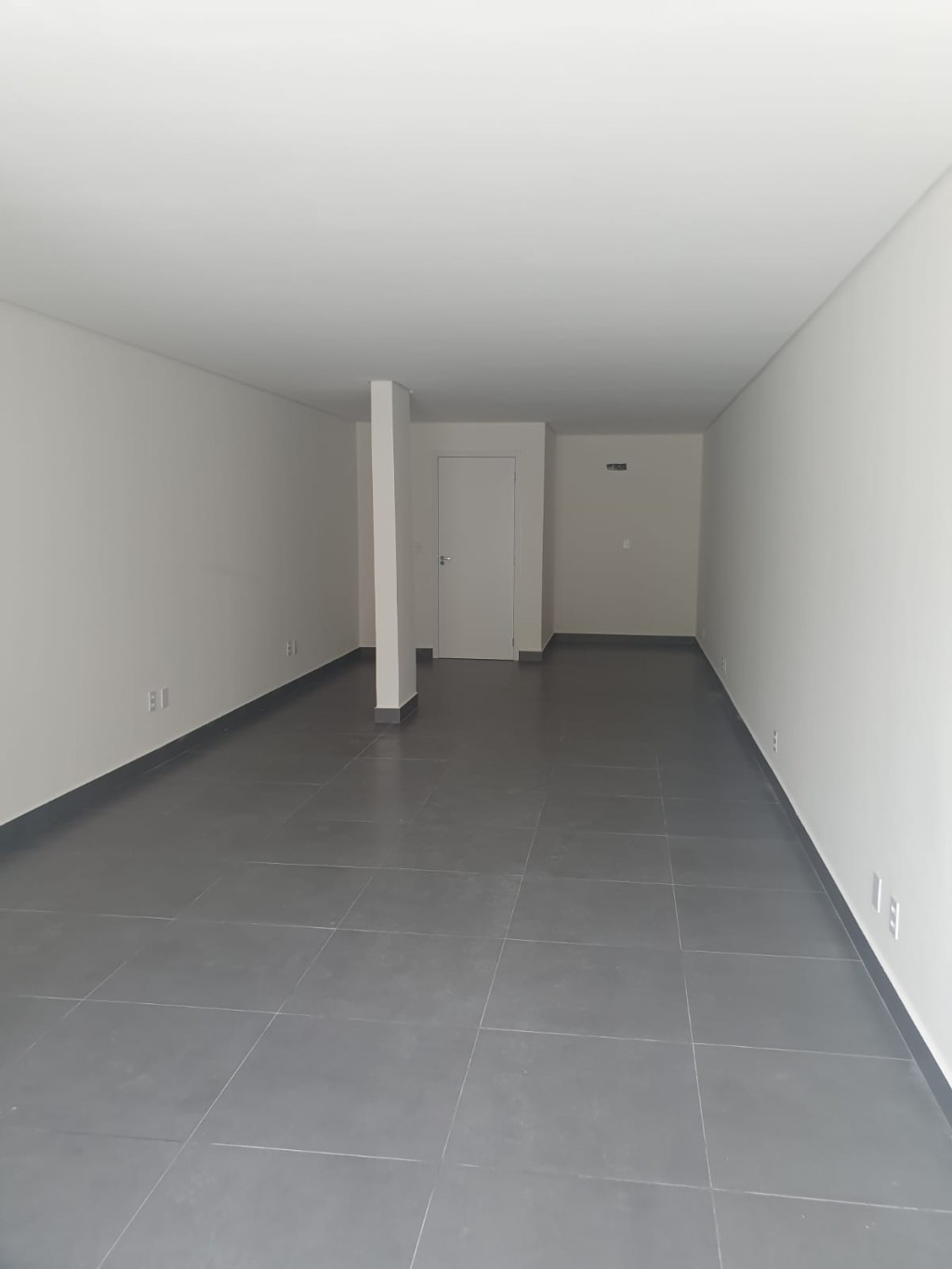 Sala comercial de 46m para venda no bairro Garcia em Blumenau, SC. — foto 3