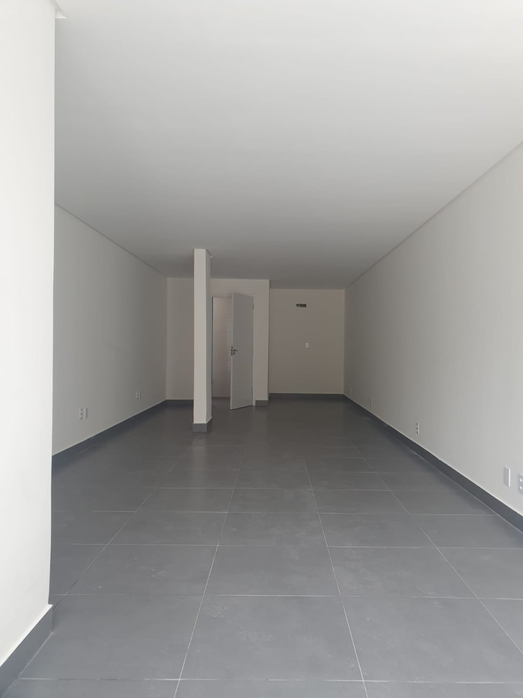 Sala comercial de 46m para venda no bairro Garcia em Blumenau, SC. — foto 5