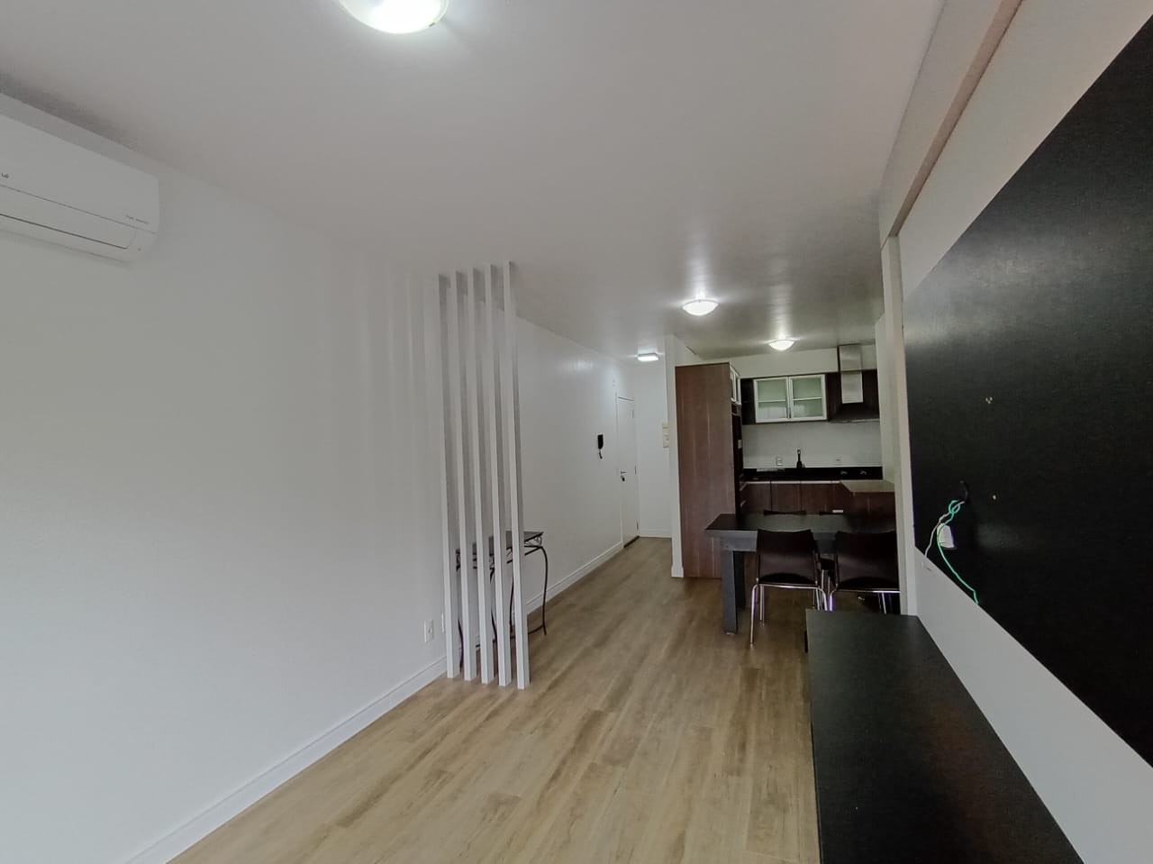 Lindo Apartamento de 03 dormitórios com móveis sob medida no bairro Fortaleza em Blumenau, SC. — foto 5