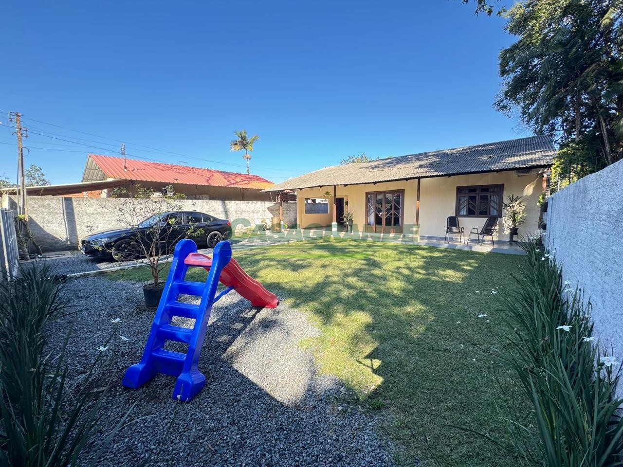 Ótima Casa no Bairro Itoupava Central em Blumenau com 3 Dormitórios e 162 m — foto 4